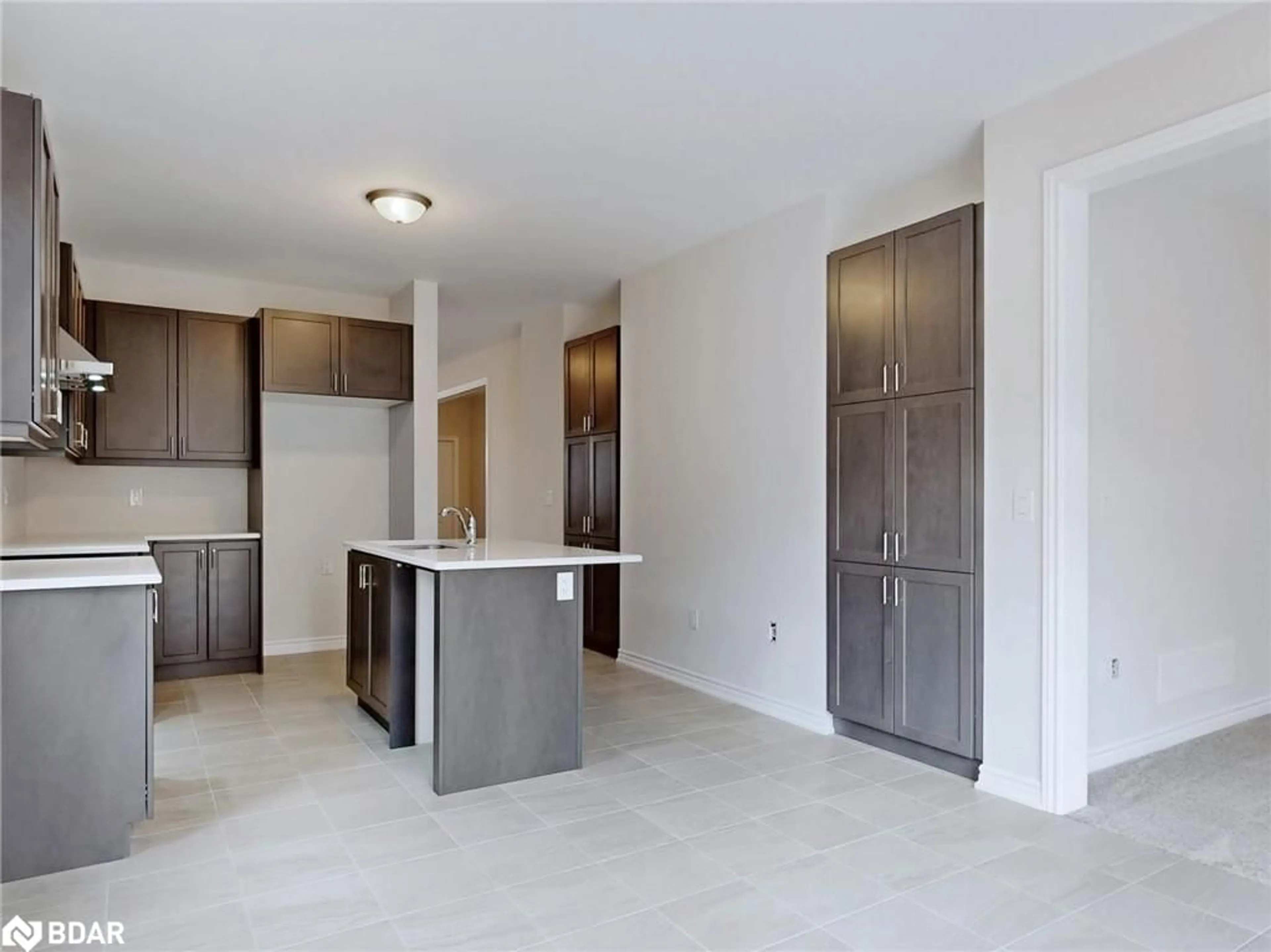 Open concept kitchen for 2964 Monarch Dr, Orillia Ontario L3V 8M8