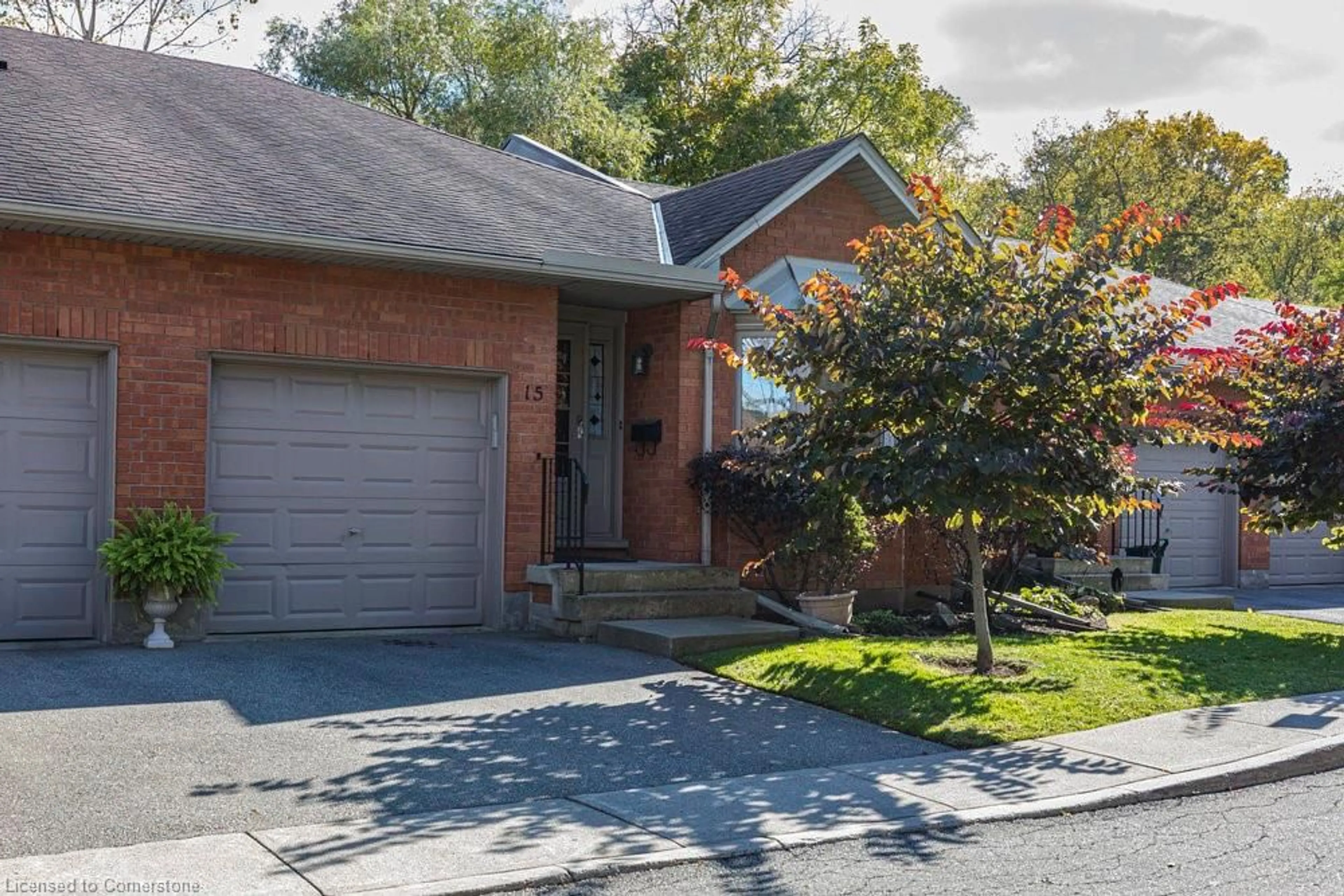 Home with brick exterior material for 60 Dundas St #15, Dundas Ontario L9H 7M6