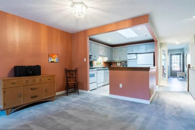 Additional property image - 60 Dundas St Unit 15