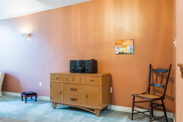 Additional property image - 60 Dundas St Unit 15