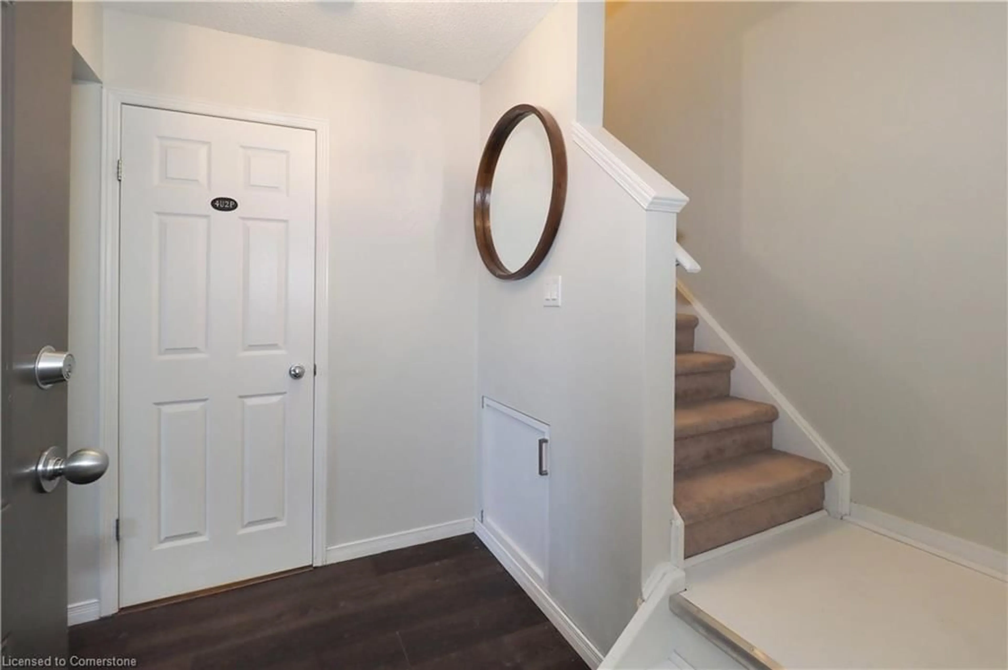 Indoor entryway, wood floors for 950 Highland Rd #15, Kitchener Ontario N2N 0A5