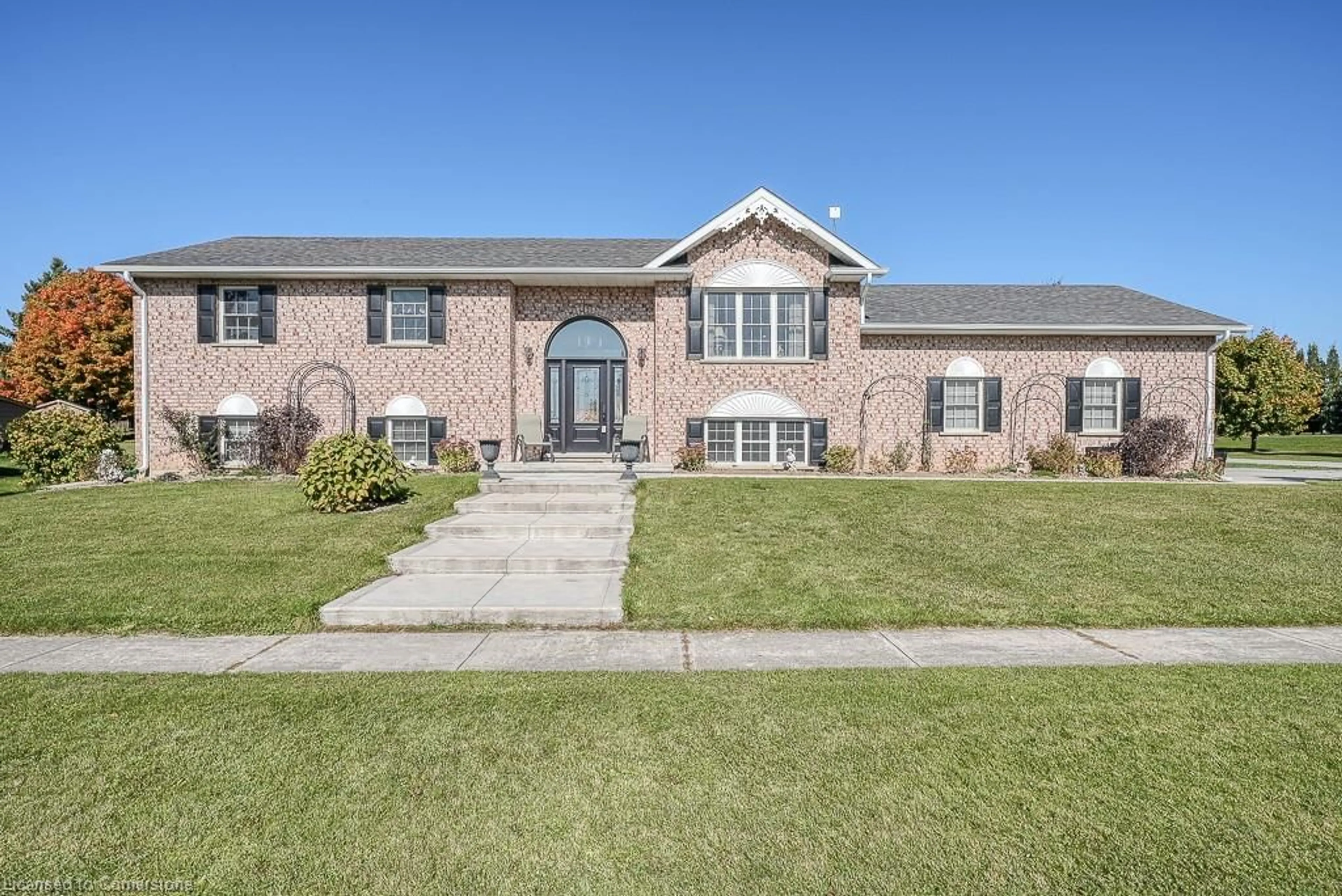 Frontside or backside of a home, the street view for 4010 North Hill Dr, Shakespeare Ontario N0B 2P0