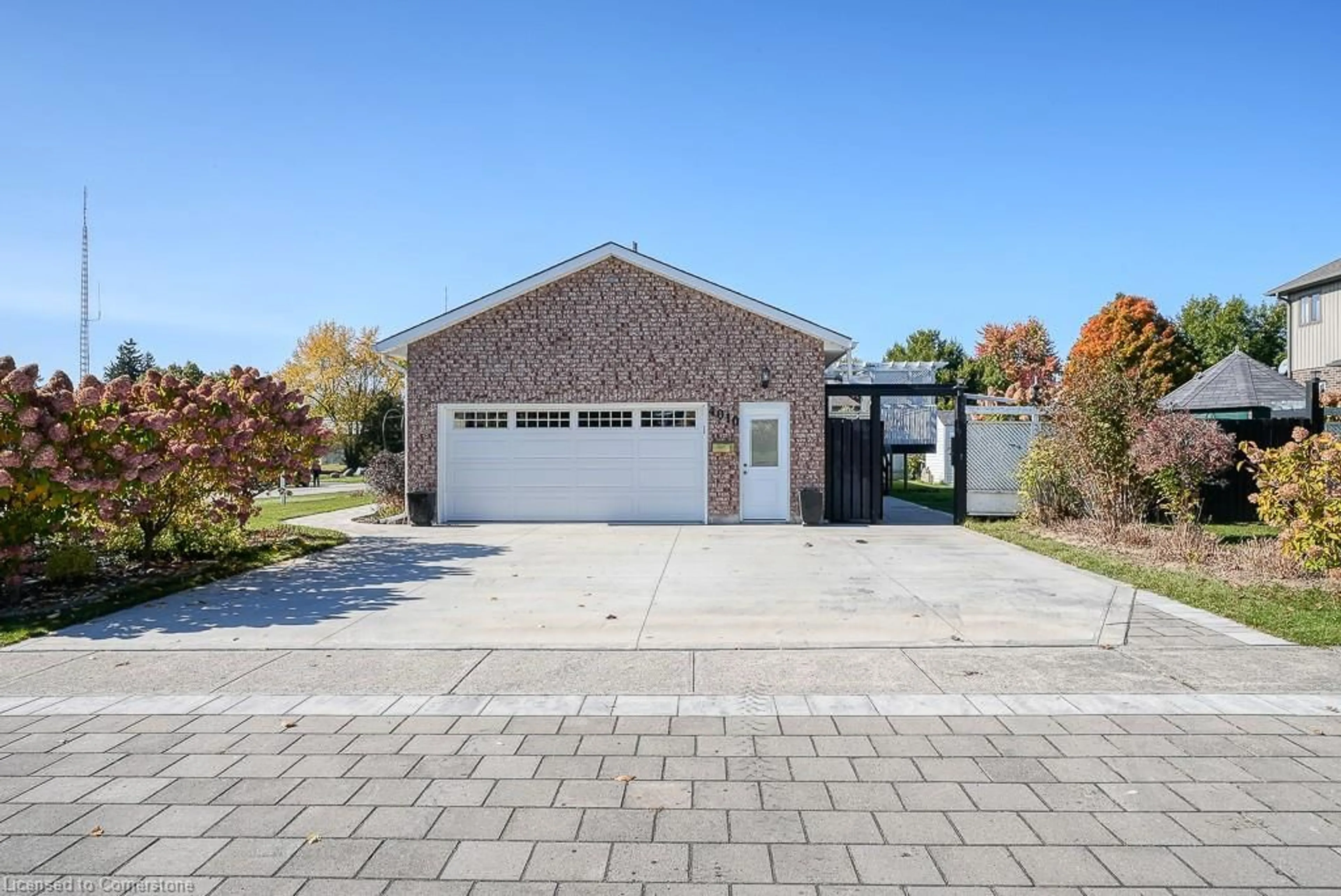 Home with brick exterior material for 4010 North Hill Dr, Shakespeare Ontario N0B 2P0