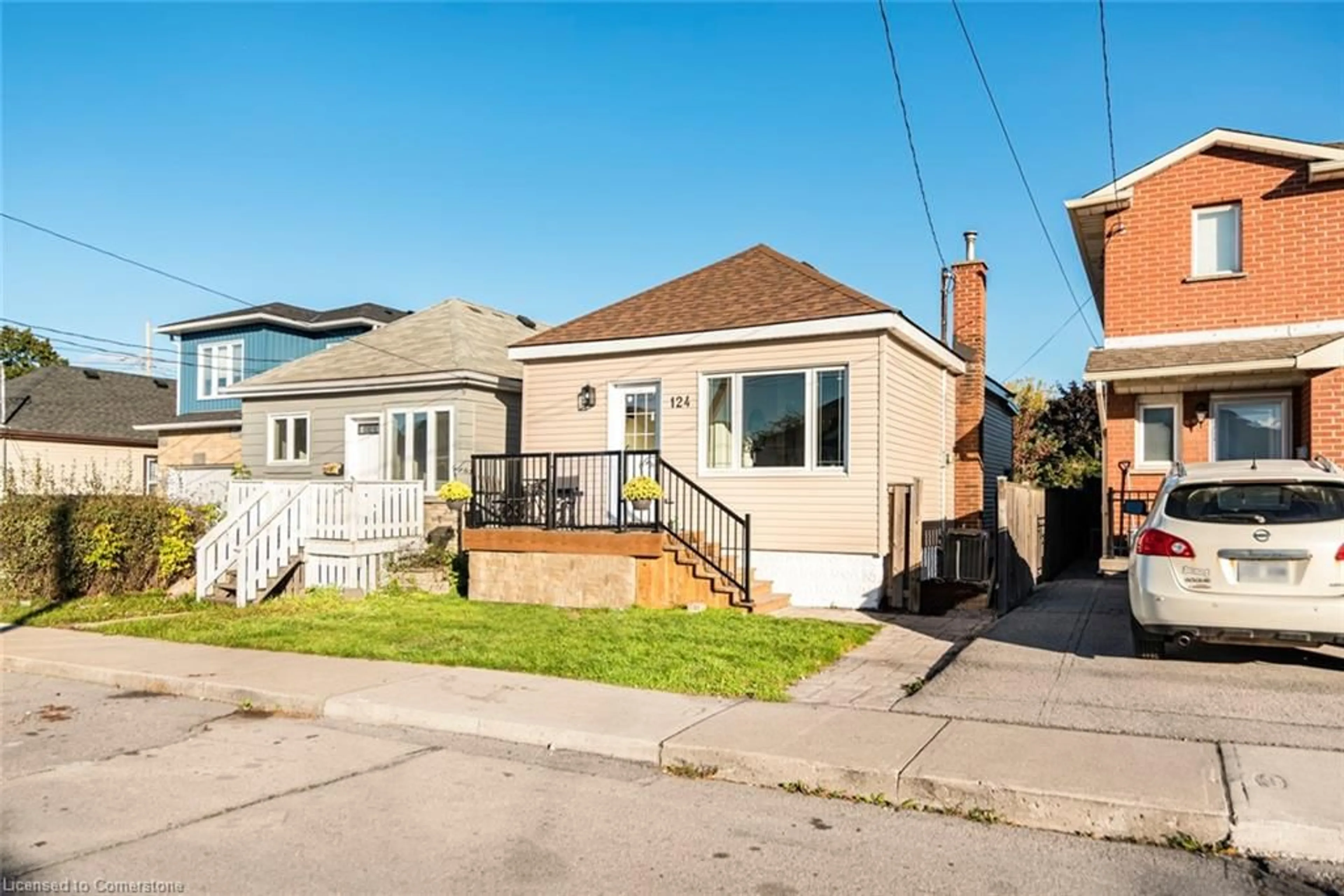 Frontside or backside of a home, cottage for 124 Harmony Ave, Hamilton Ontario L8H 4Y3