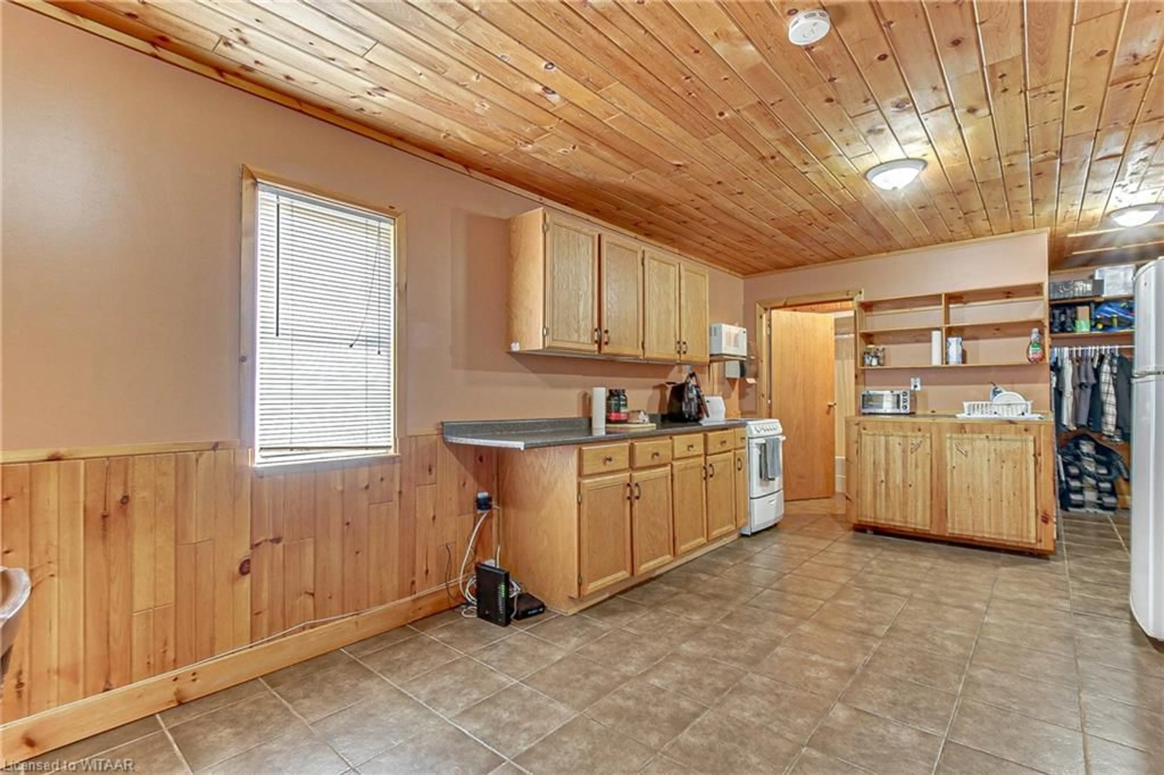 Standard kitchen, wood floors, cottage for 6 Bidwell St, Tillsonburg Ontario N4G 3T3