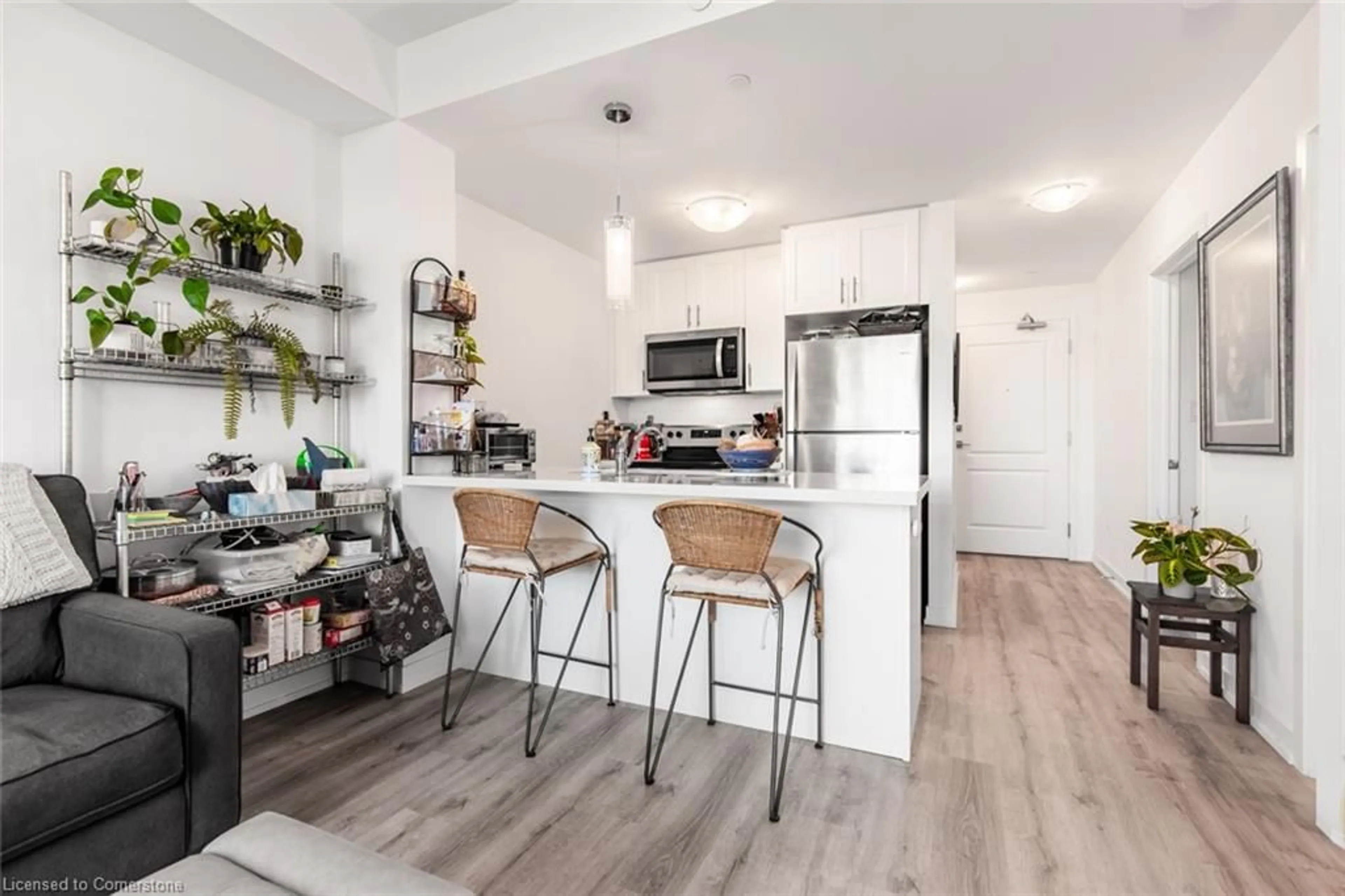 Open concept kitchen for 450 Dundas St #407, Waterdown Ontario L8B 1Z2