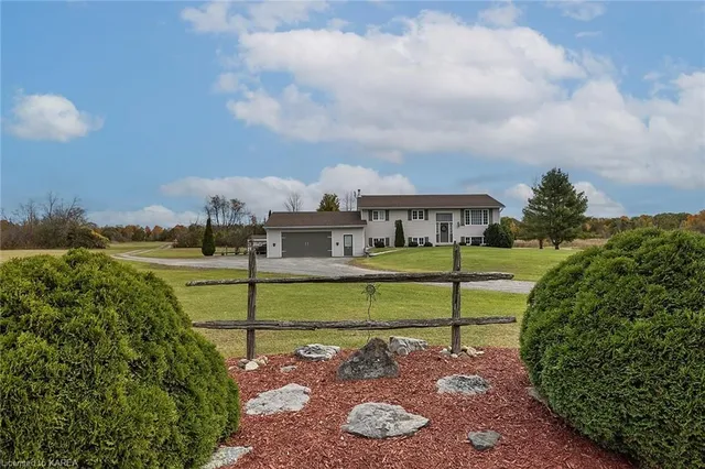 2275 County 6 Rd, Yarker 5