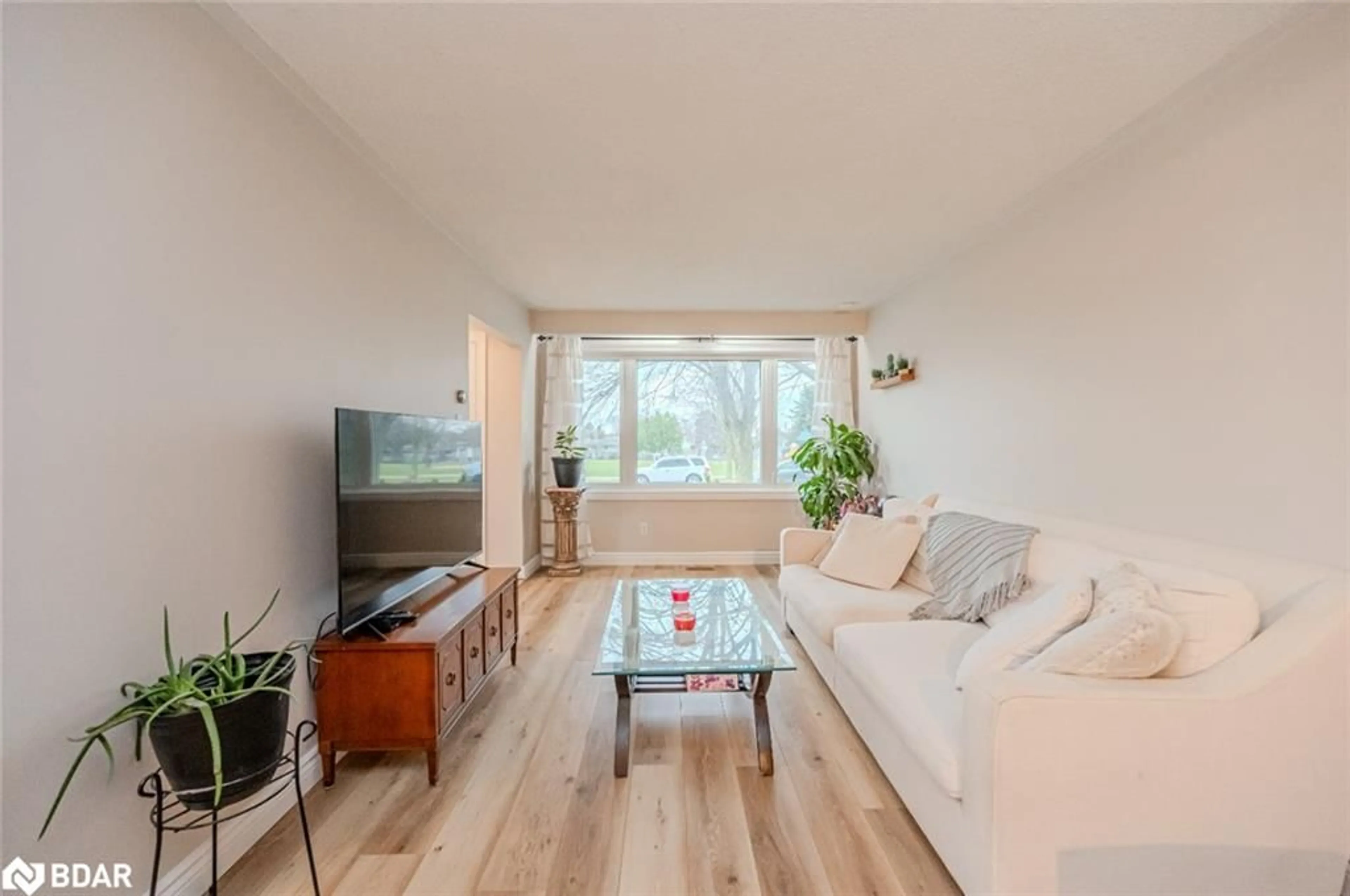 Living room, wood floors for 24B Bernick Dr, Barrie Ontario L4M 5J5