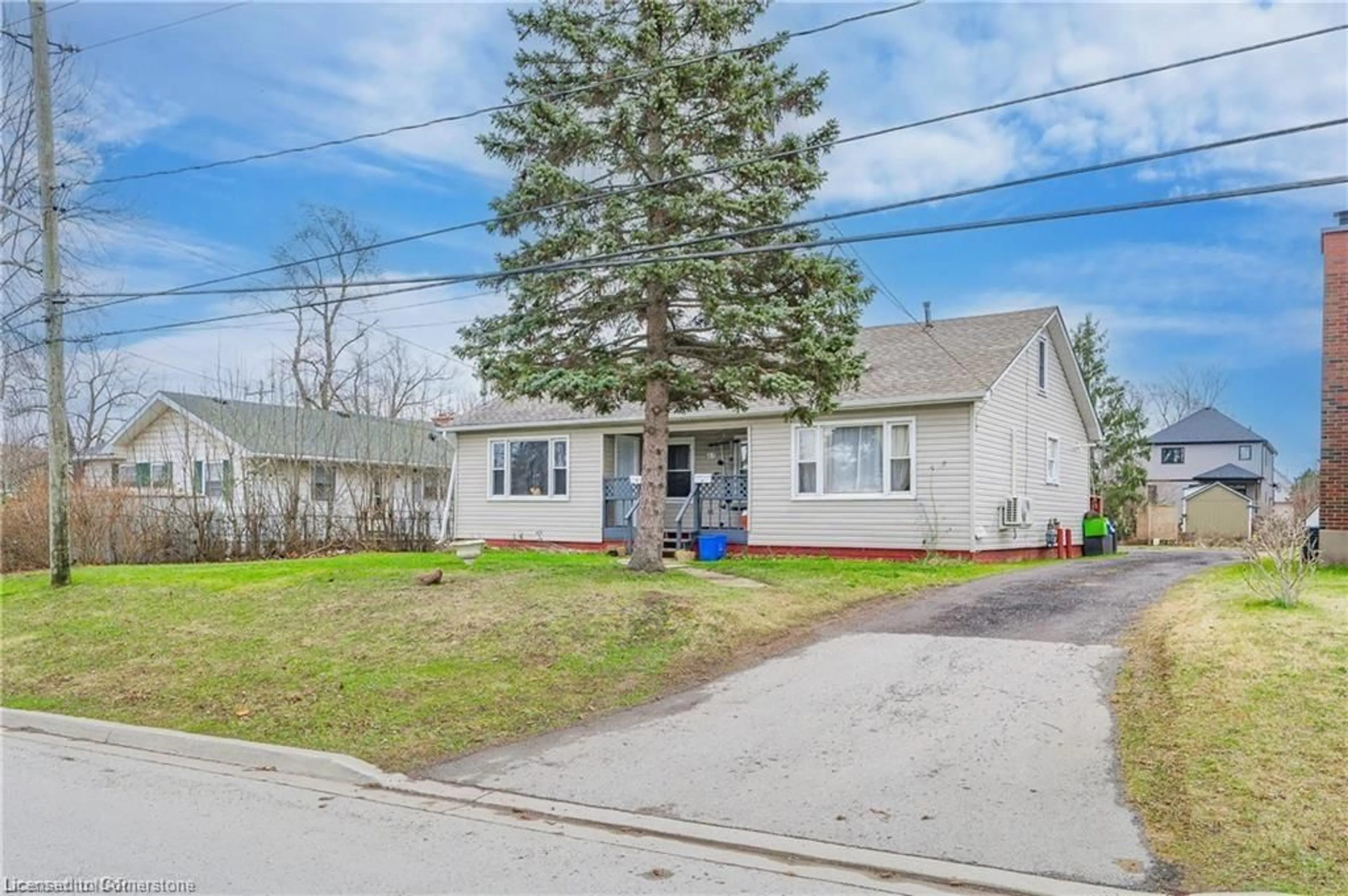 Frontside or backside of a home, cottage for 37 Catherine St, Fort Erie Ontario L2A 2G8