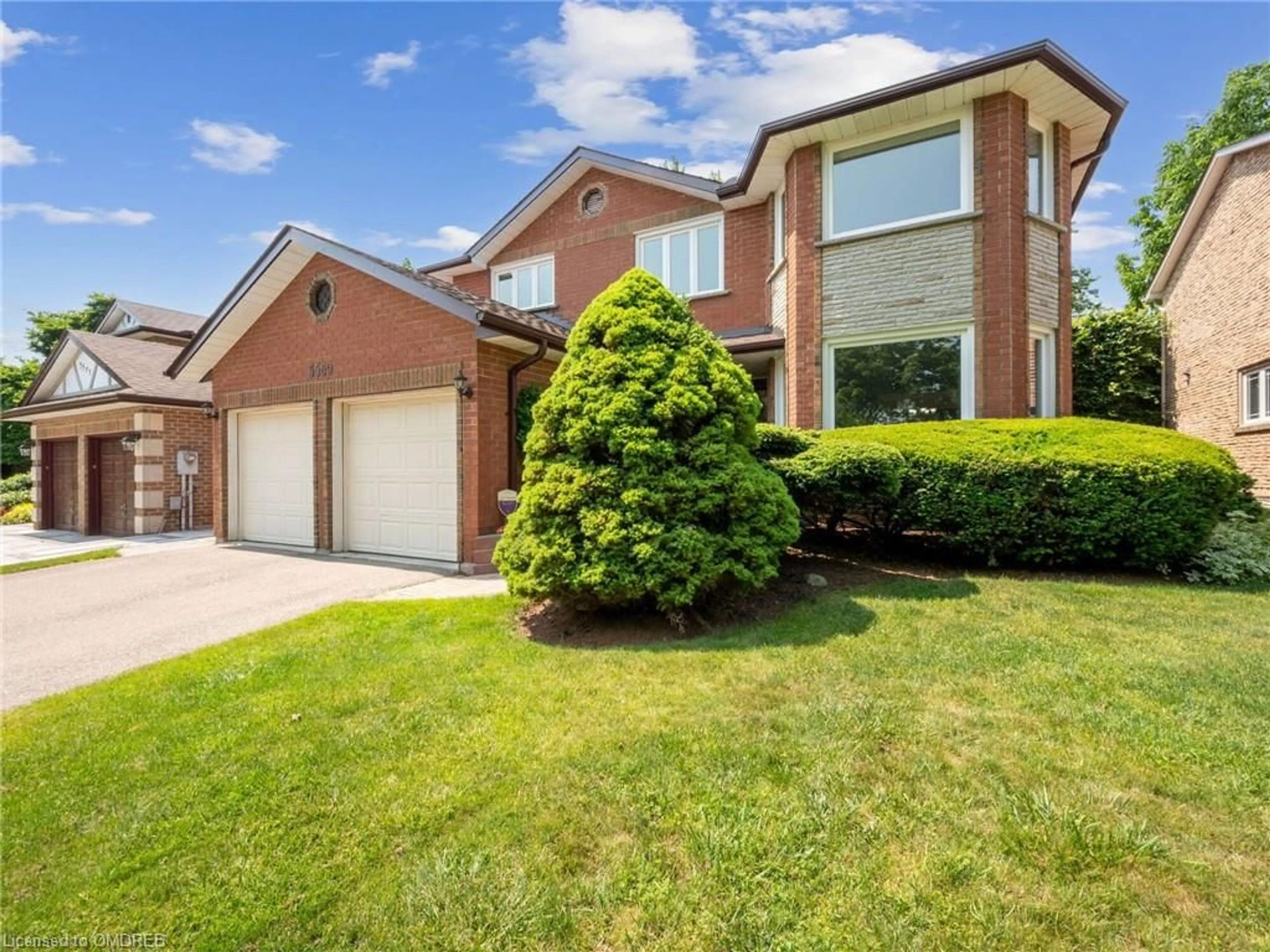 Frontside or backside of a home, the street view for 3569 Belvedere Cres, Mississauga Ontario L5L 3B3