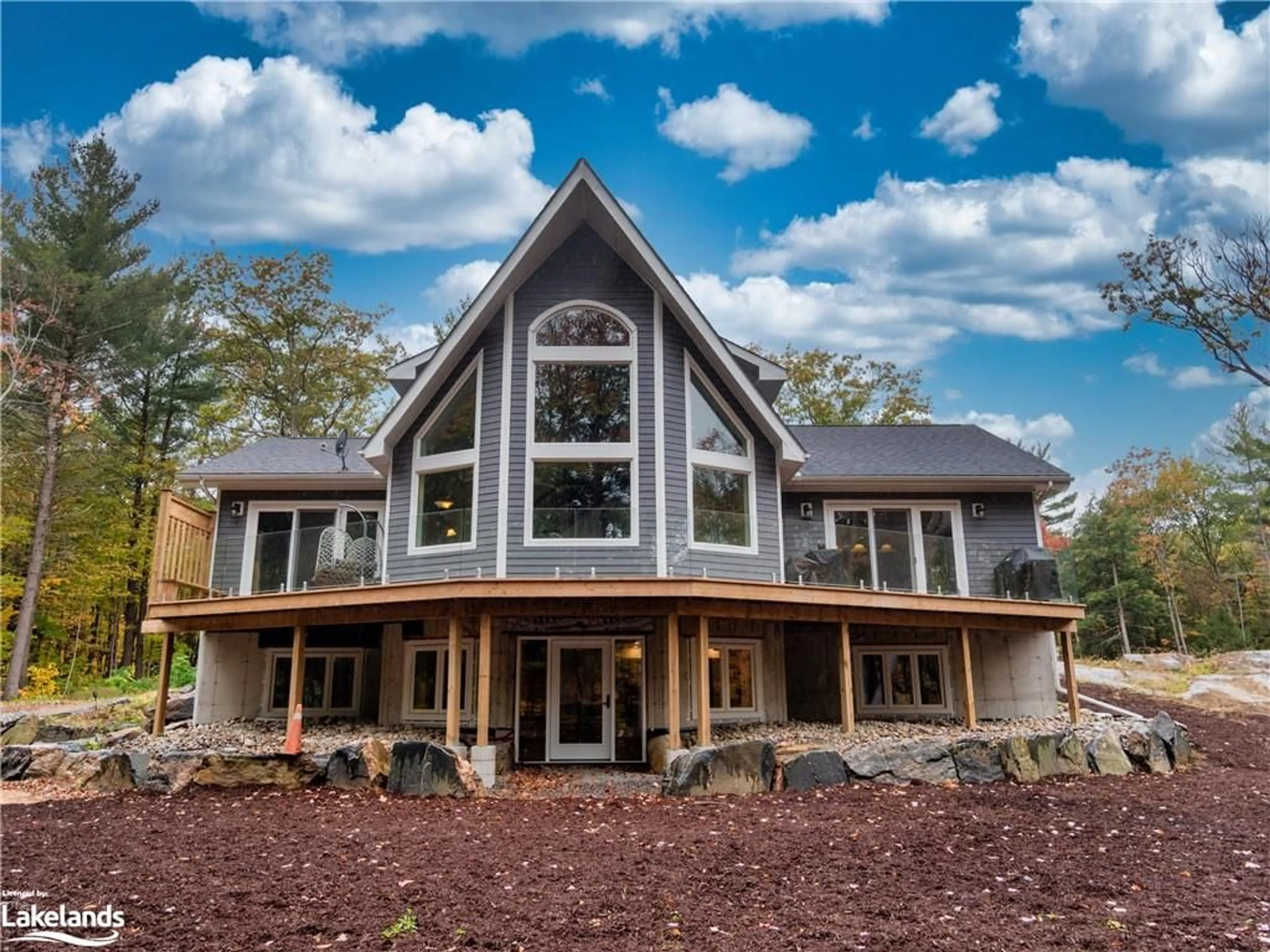 Frontside or backside of a home, cottage for 7 Muskoka Pines Rd, Bracebridge Ontario P1L 0A1
