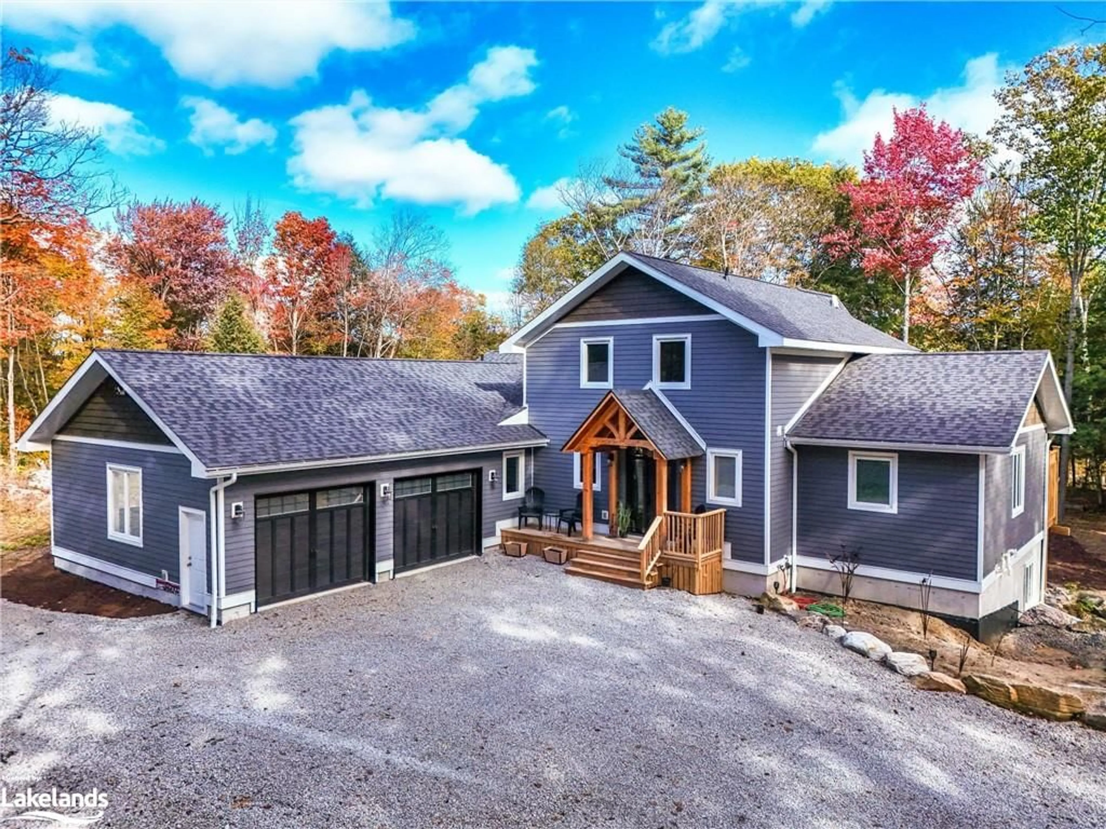 Frontside or backside of a home, cottage for 7 Muskoka Pines Rd, Bracebridge Ontario P1L 0A1