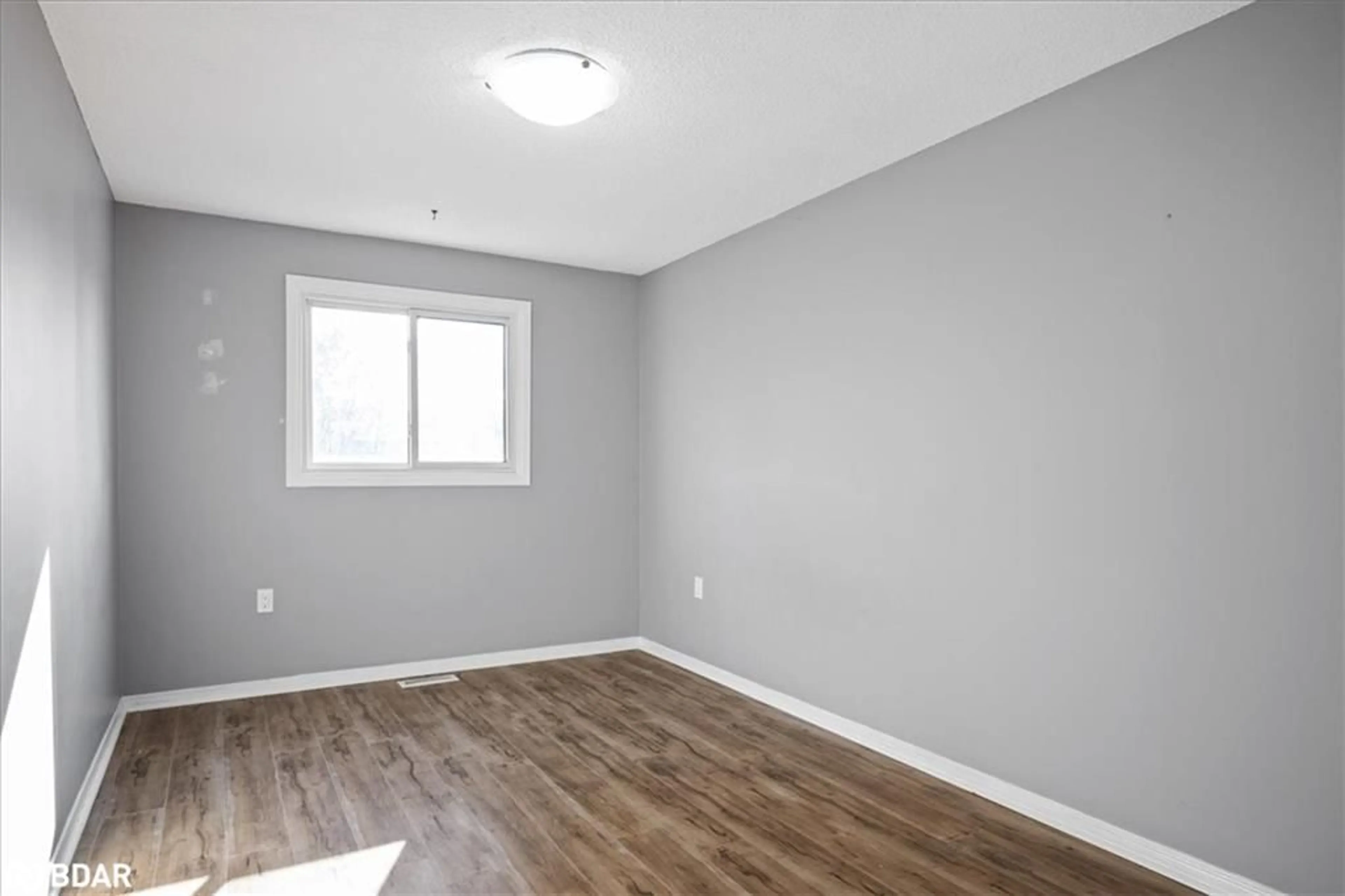 A pic of a room for 39 Laurie Cres, Barrie Ontario L4M 6C7