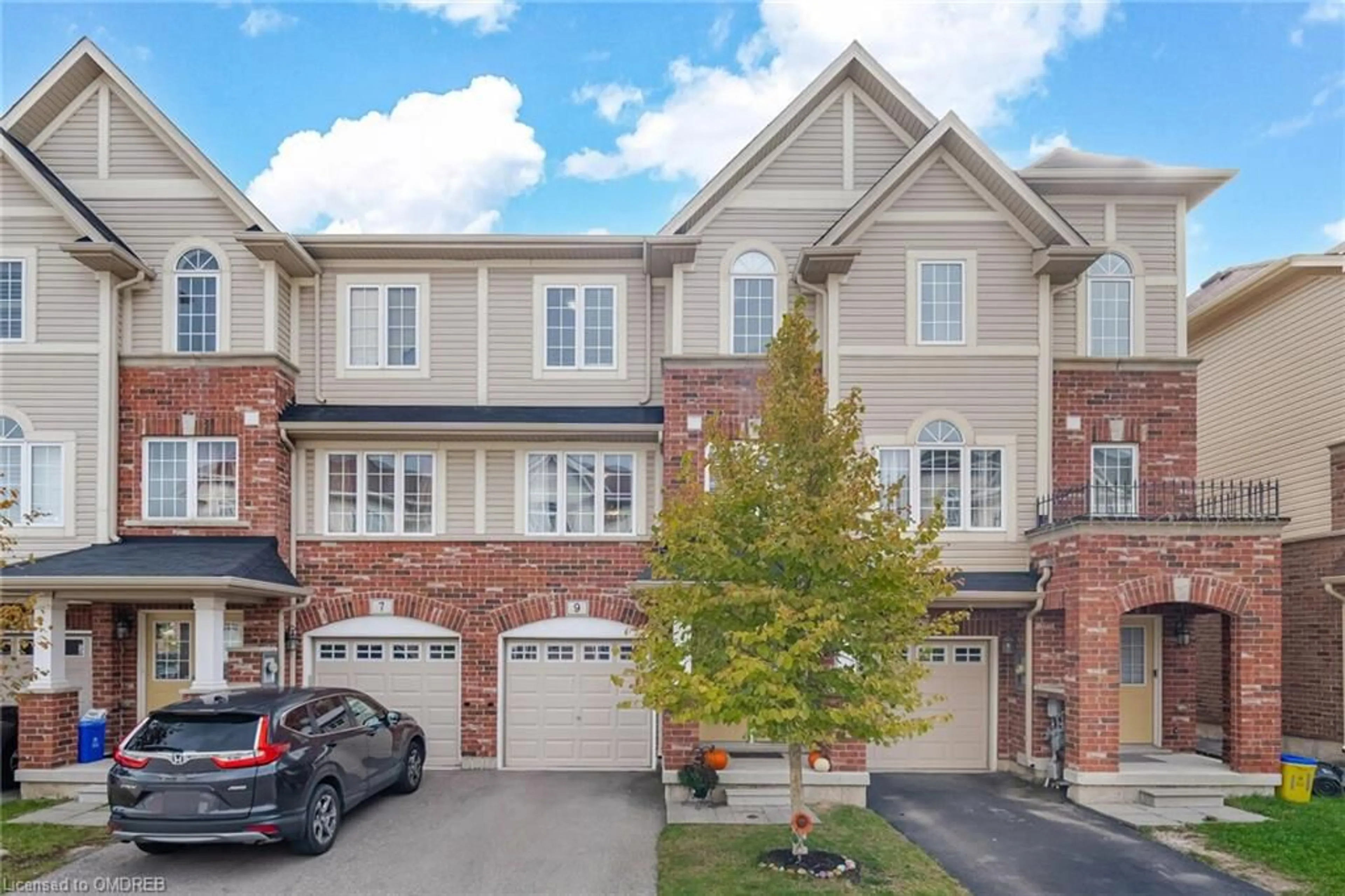 A pic from exterior of the house or condo, the street view for 9 Dorchester Terr, Stoney Creek Ontario L8G 2S1