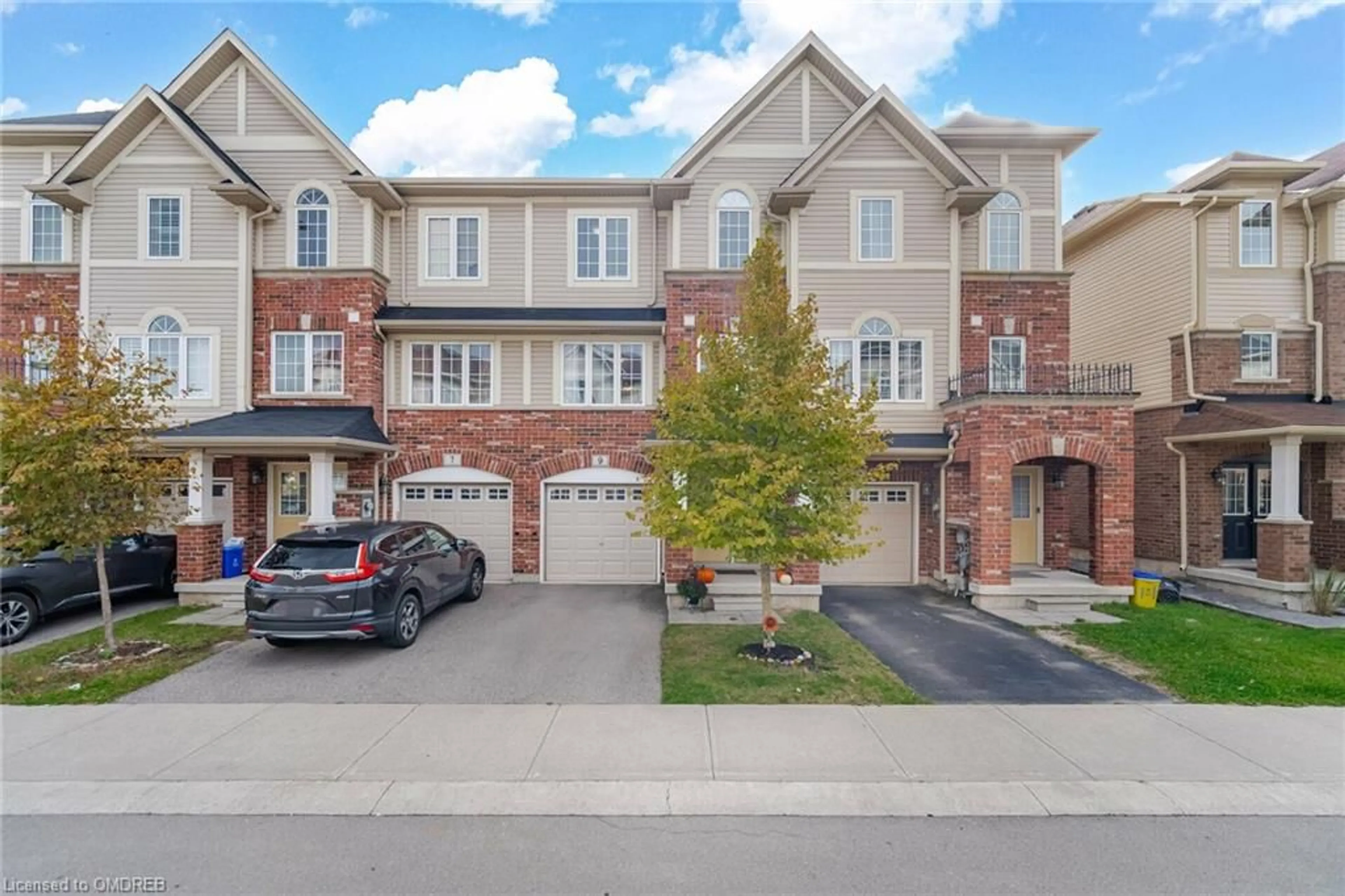 A pic from exterior of the house or condo, the street view for 9 Dorchester Terr, Stoney Creek Ontario L8G 2S1