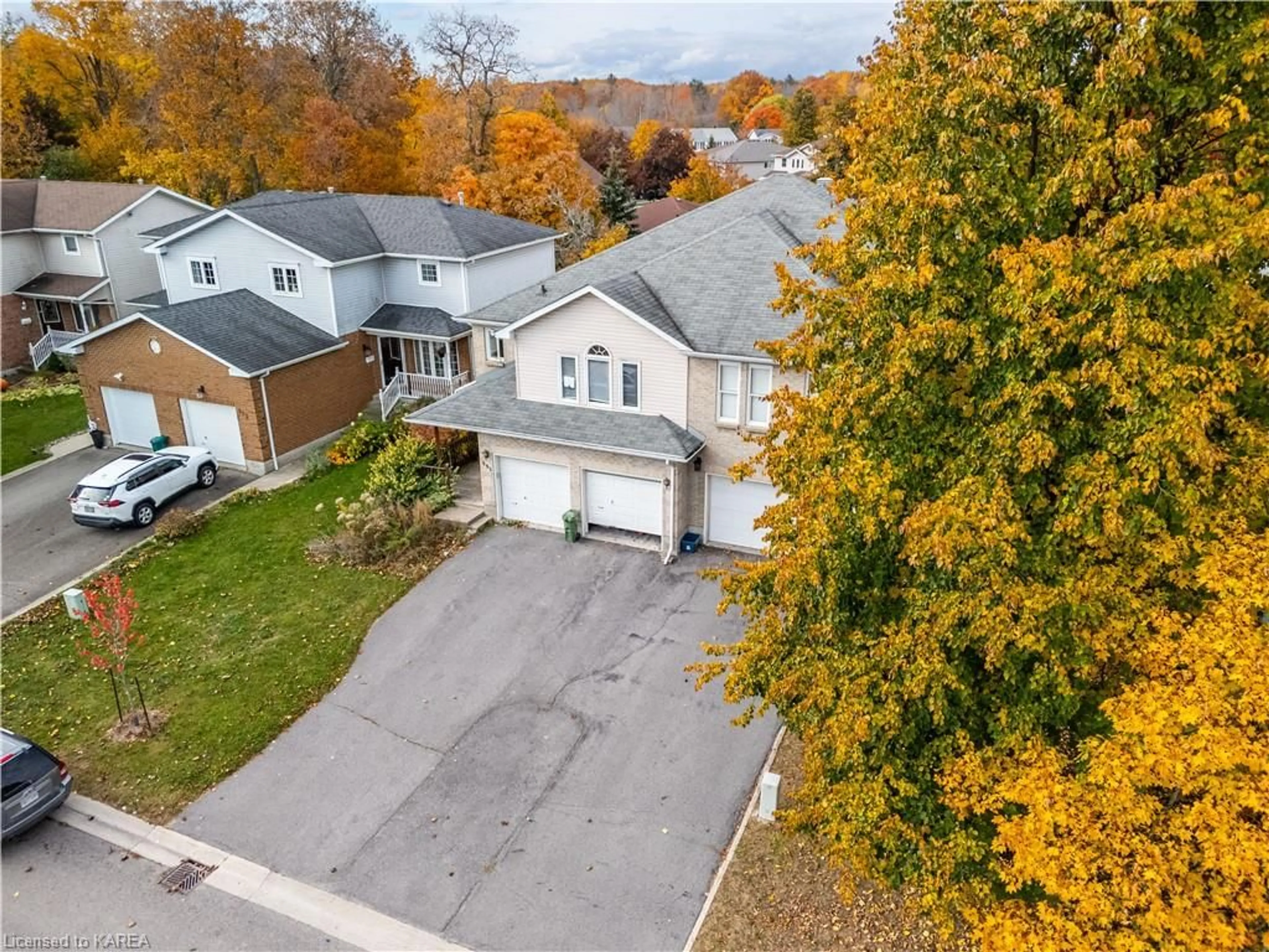 Frontside or backside of a home, the street view for 995 Waterbury Cres, Kingston Ontario K7M 8V5