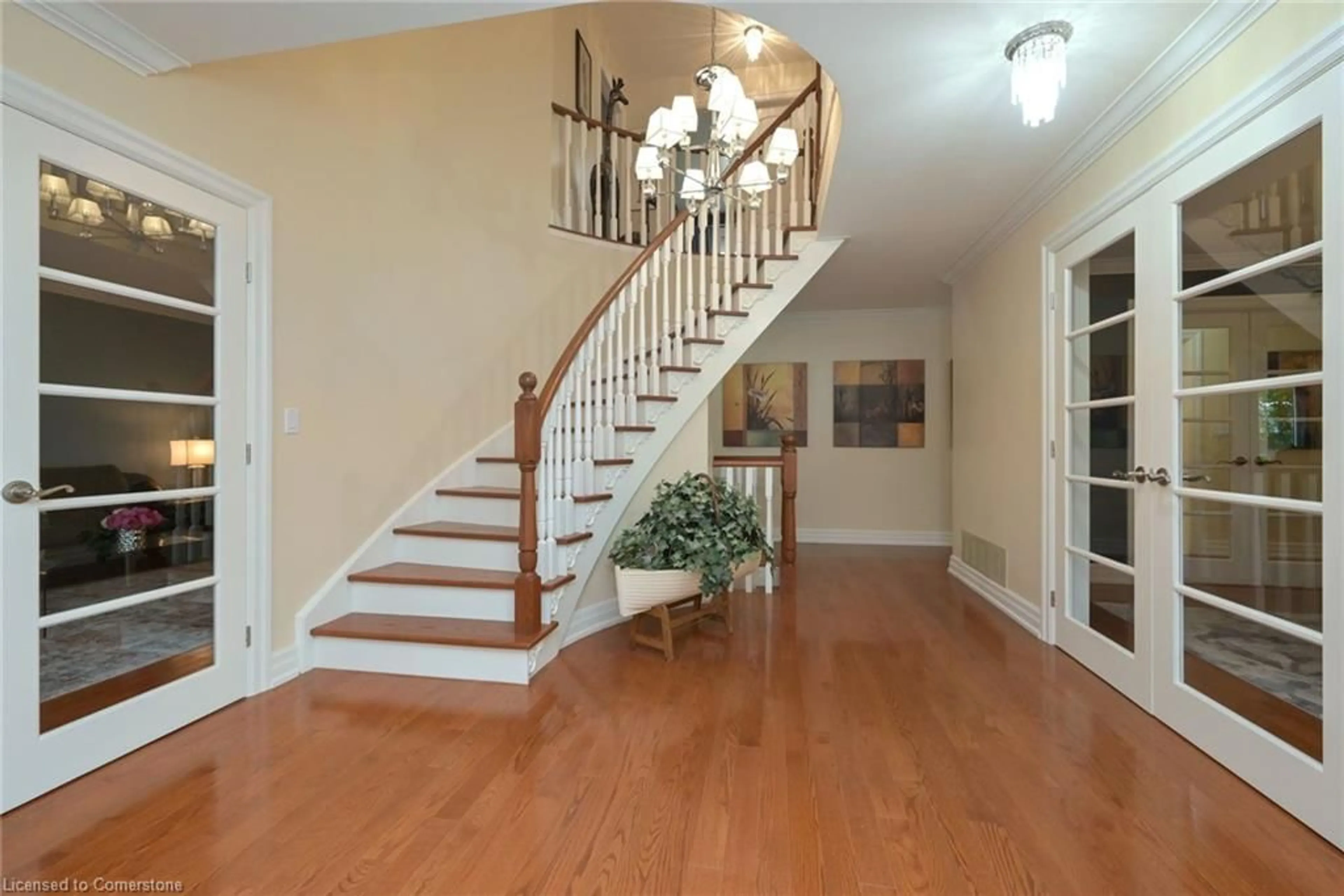 Indoor foyer, wood floors for 14 Penrose Crt, Brampton Ontario L6Z 4P1