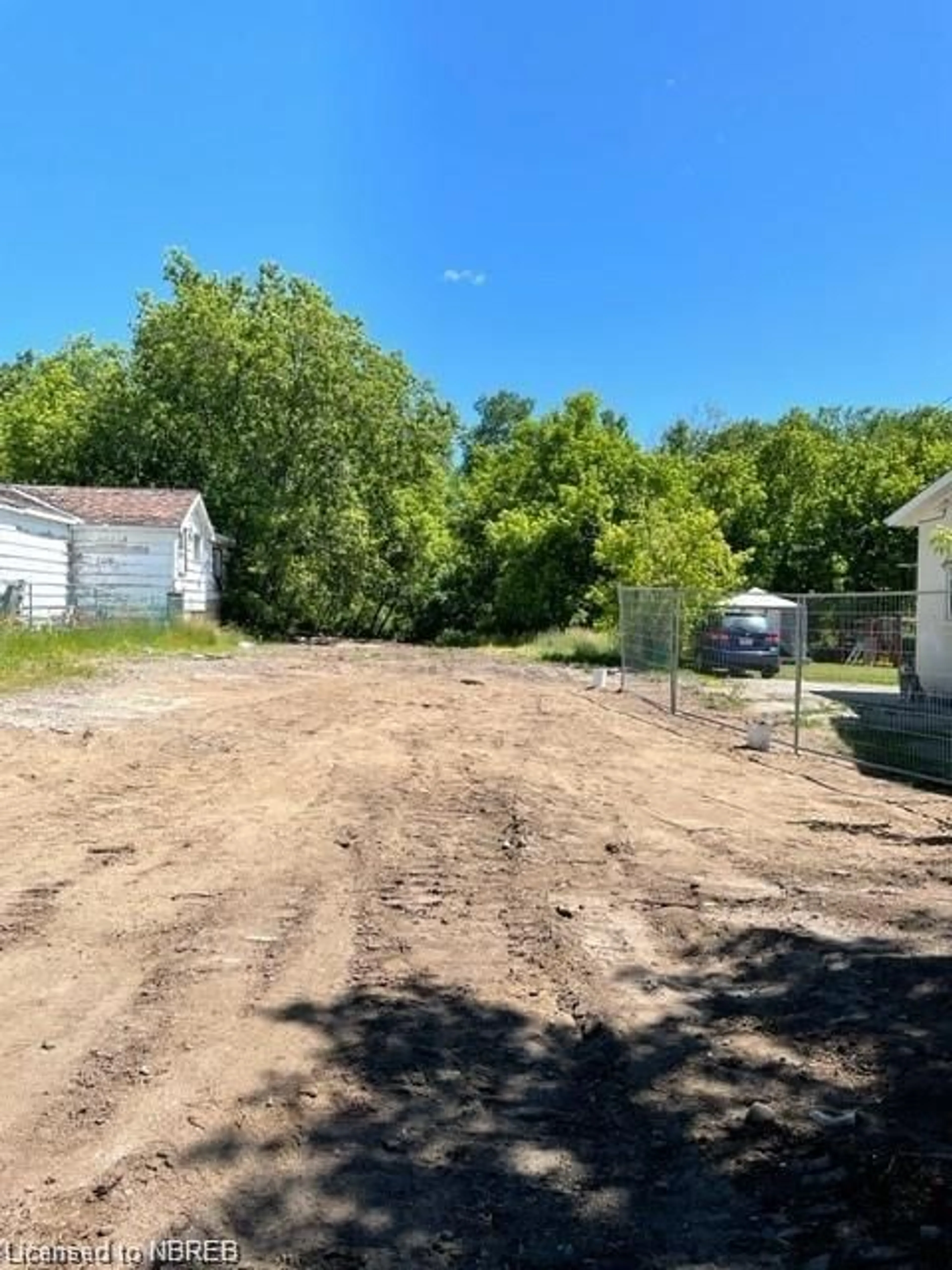 Shed for 836 Worthington St, North Bay Ontario P1B 1J4