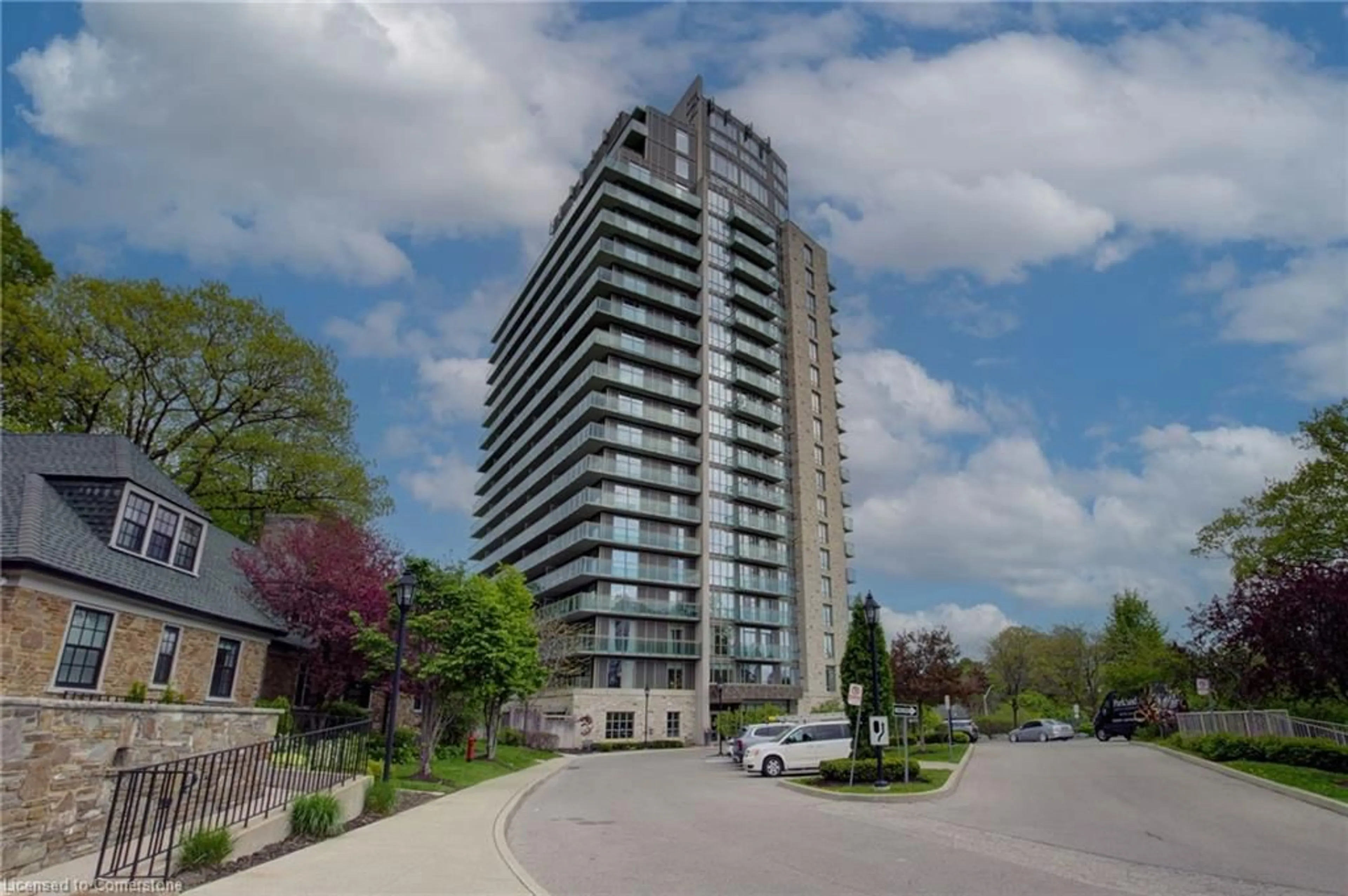 A pic from exterior of the house or condo, the street view for 1665 The Collegeway #1209, Mississauga Ontario L5J 0A9