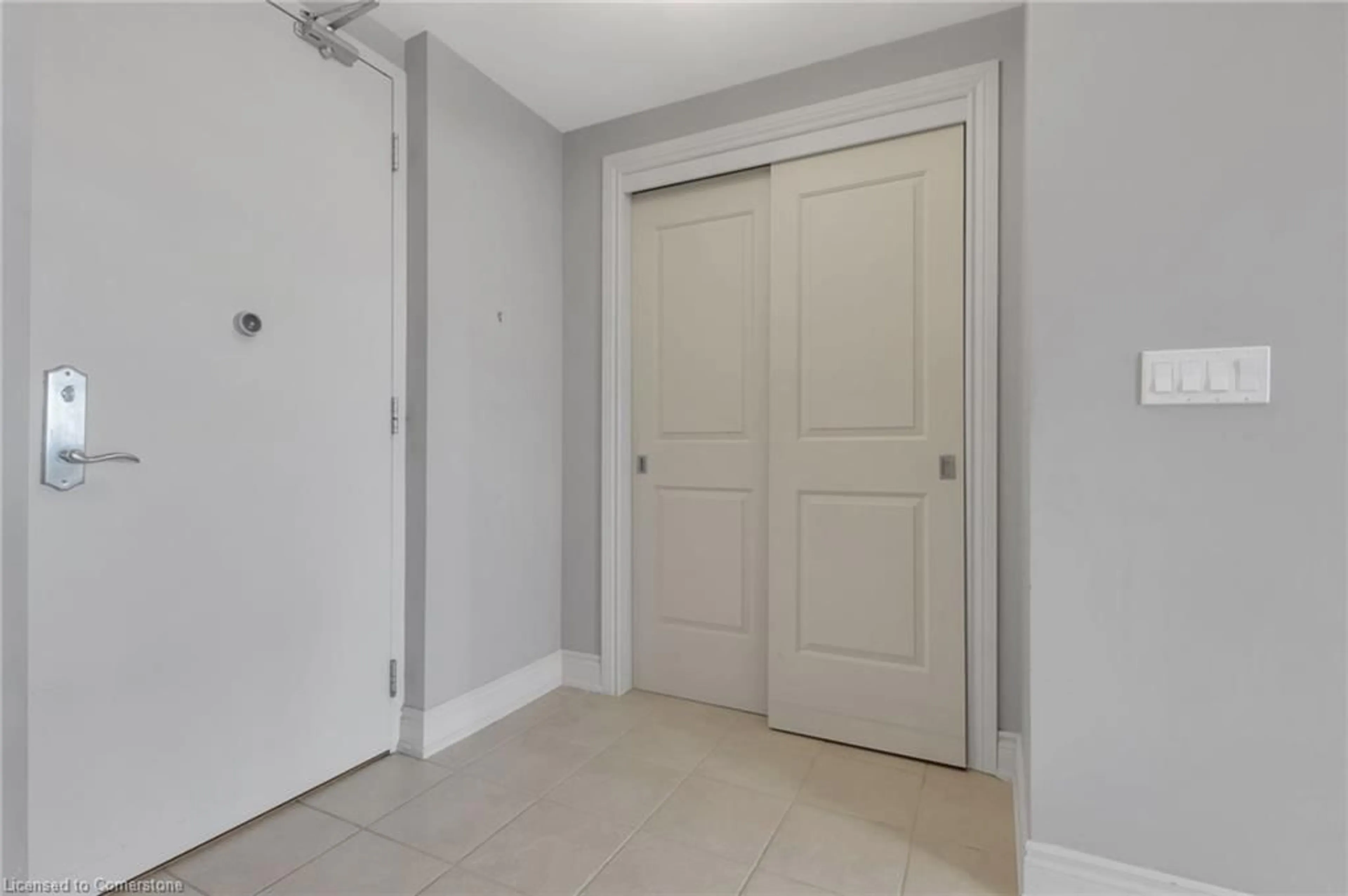 Indoor entryway, not visible floor for 1665 The Collegeway #1209, Mississauga Ontario L5J 0A9