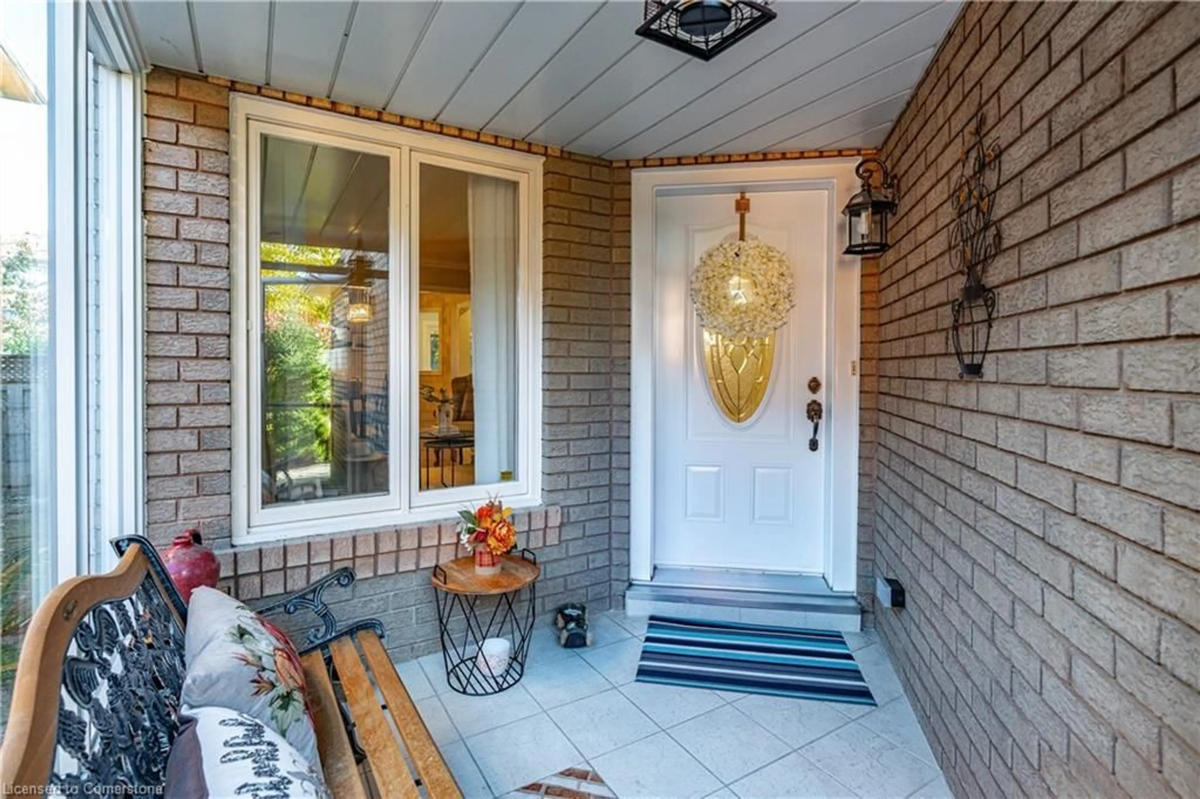 Indoor entryway, wood floors for 129 Valonia Dr, Brampton Ontario L6V 4J8