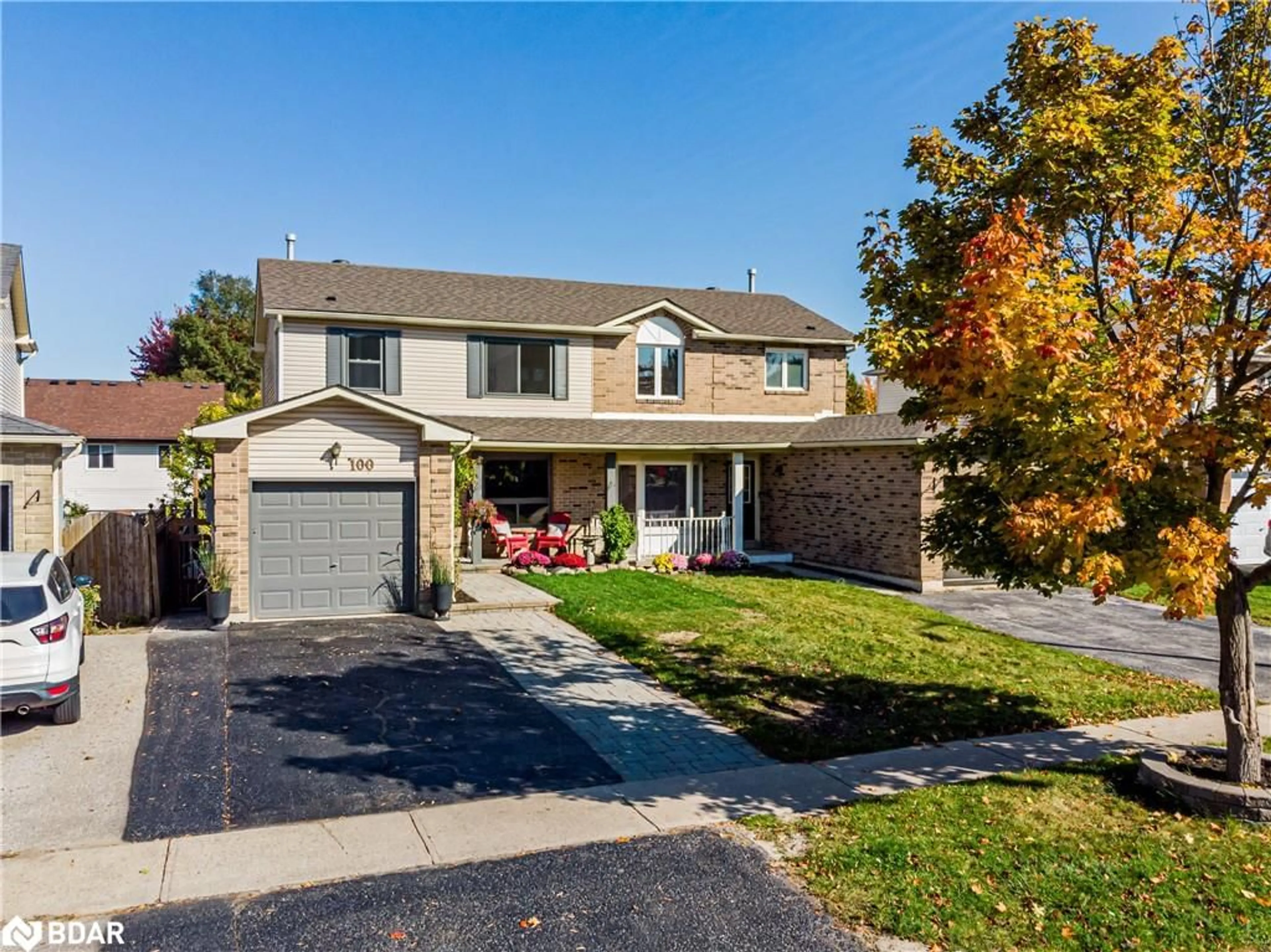 Frontside or backside of a home, the street view for 100 D'ambrosio Dr, Barrie Ontario L4N 7N5