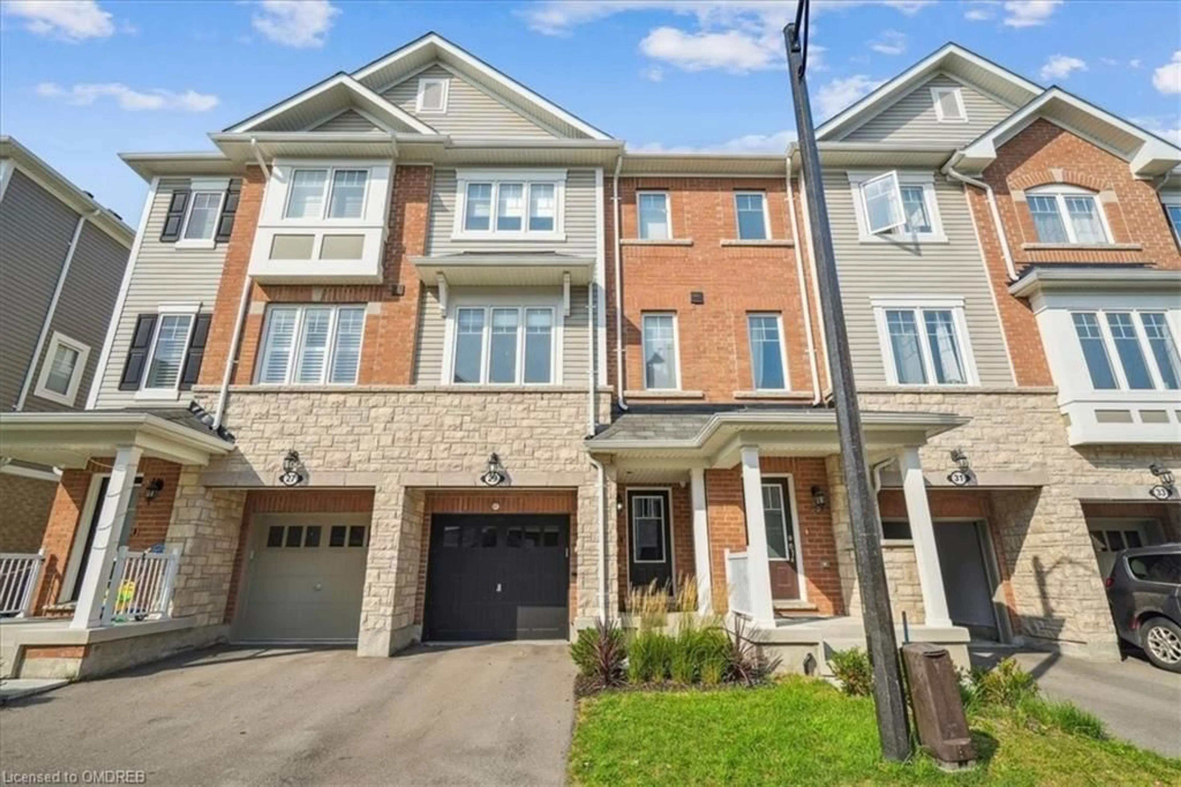 A pic from exterior of the house or condo, the street view for 29 Rapids Lane, Hamilton Ontario L8K 0A4