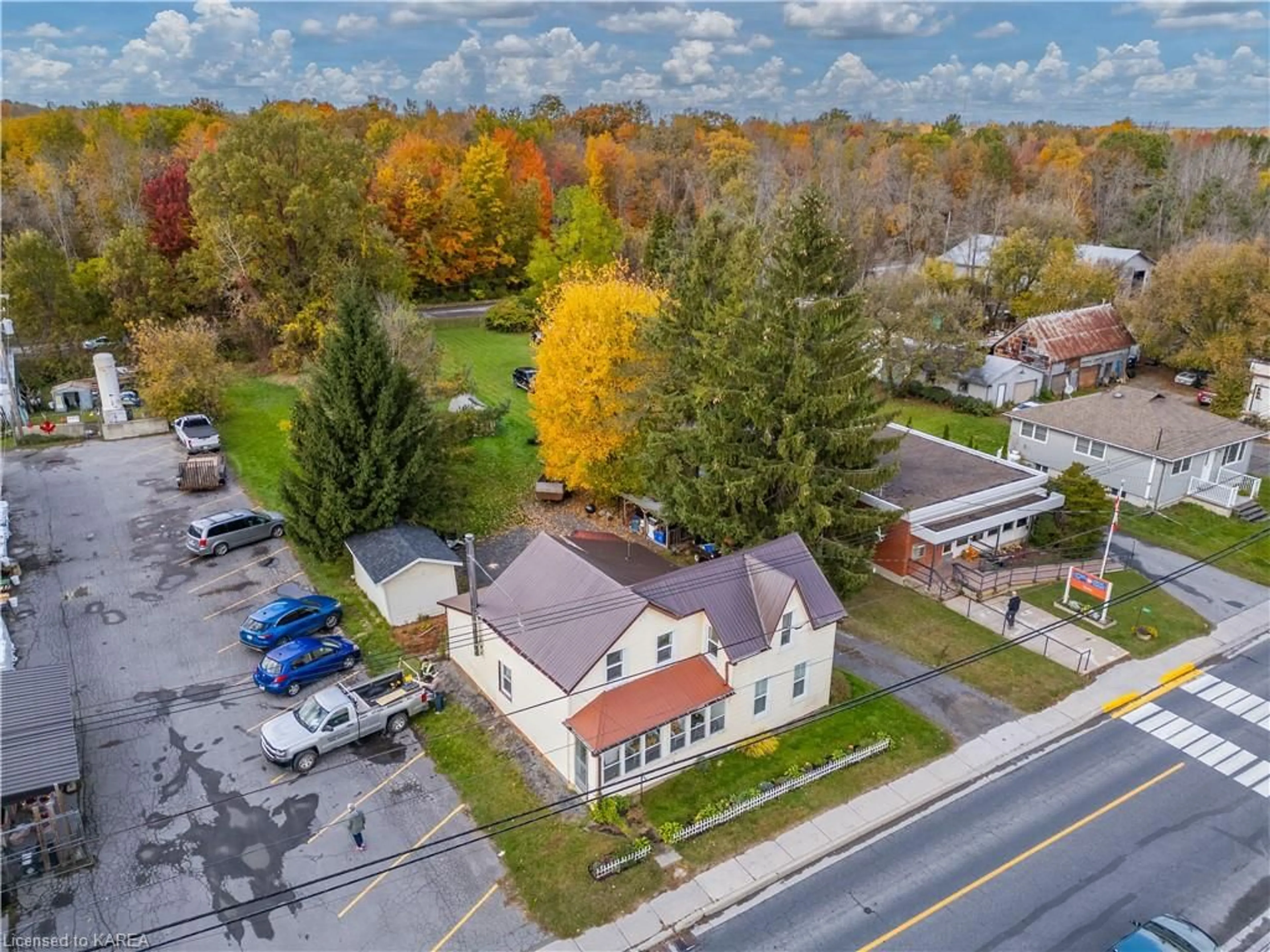 A pic from exterior of the house or condo, the street view for 6745 Highway 38, Verona Ontario K0H 2W0