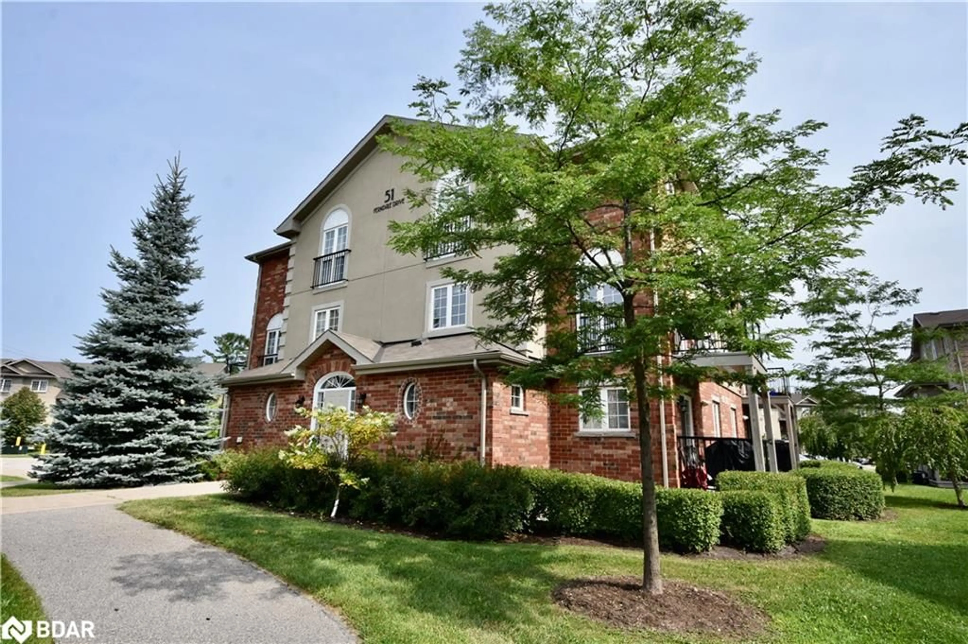 A pic from exterior of the house or condo, the street view for 51 Ferndale Dr #6, Barrie Ontario L4N 5W9