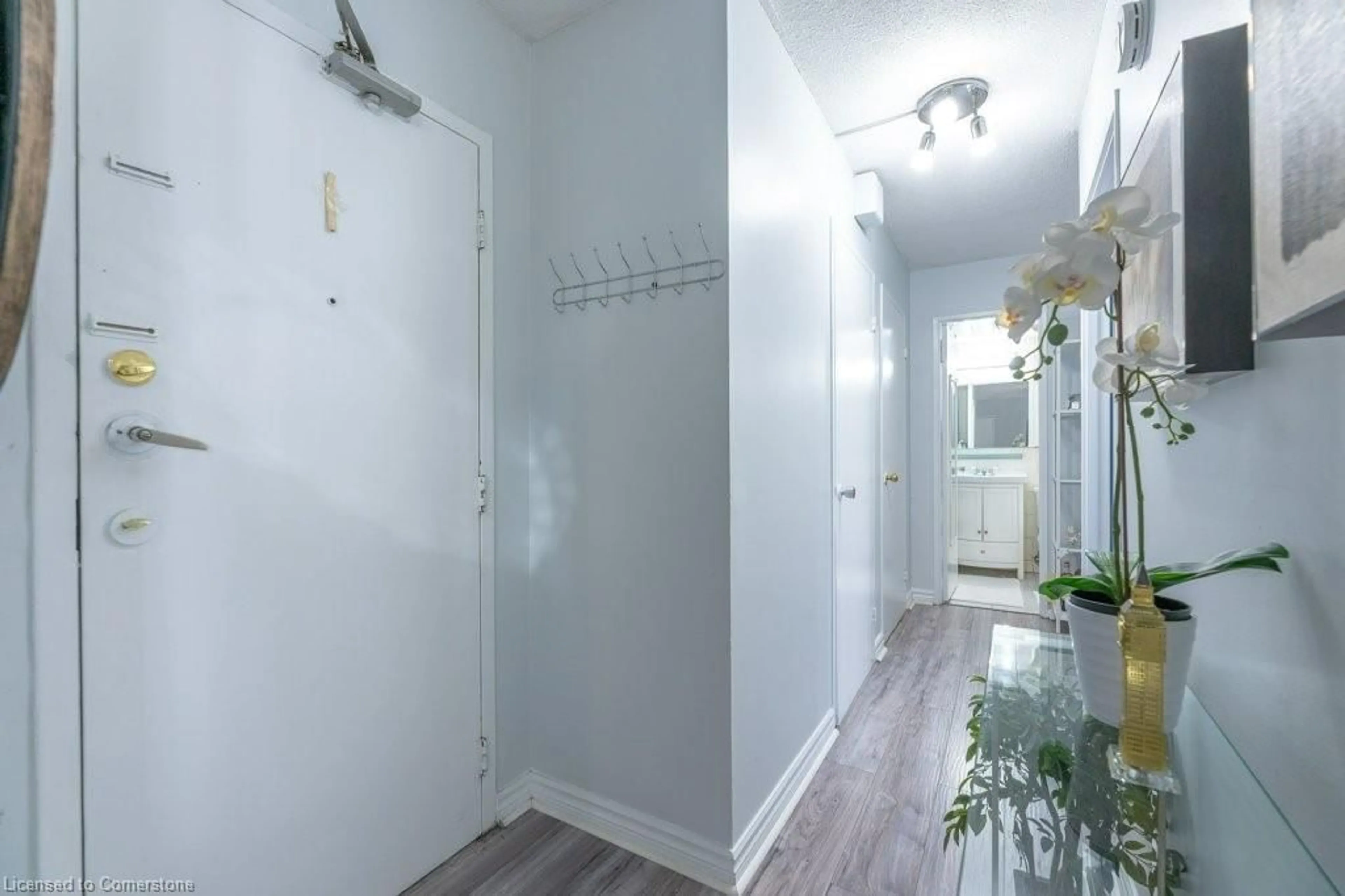 Indoor entryway, not visible floor for 1950 Kennedy Rd #912, Scarborough Ontario M1P 4S9