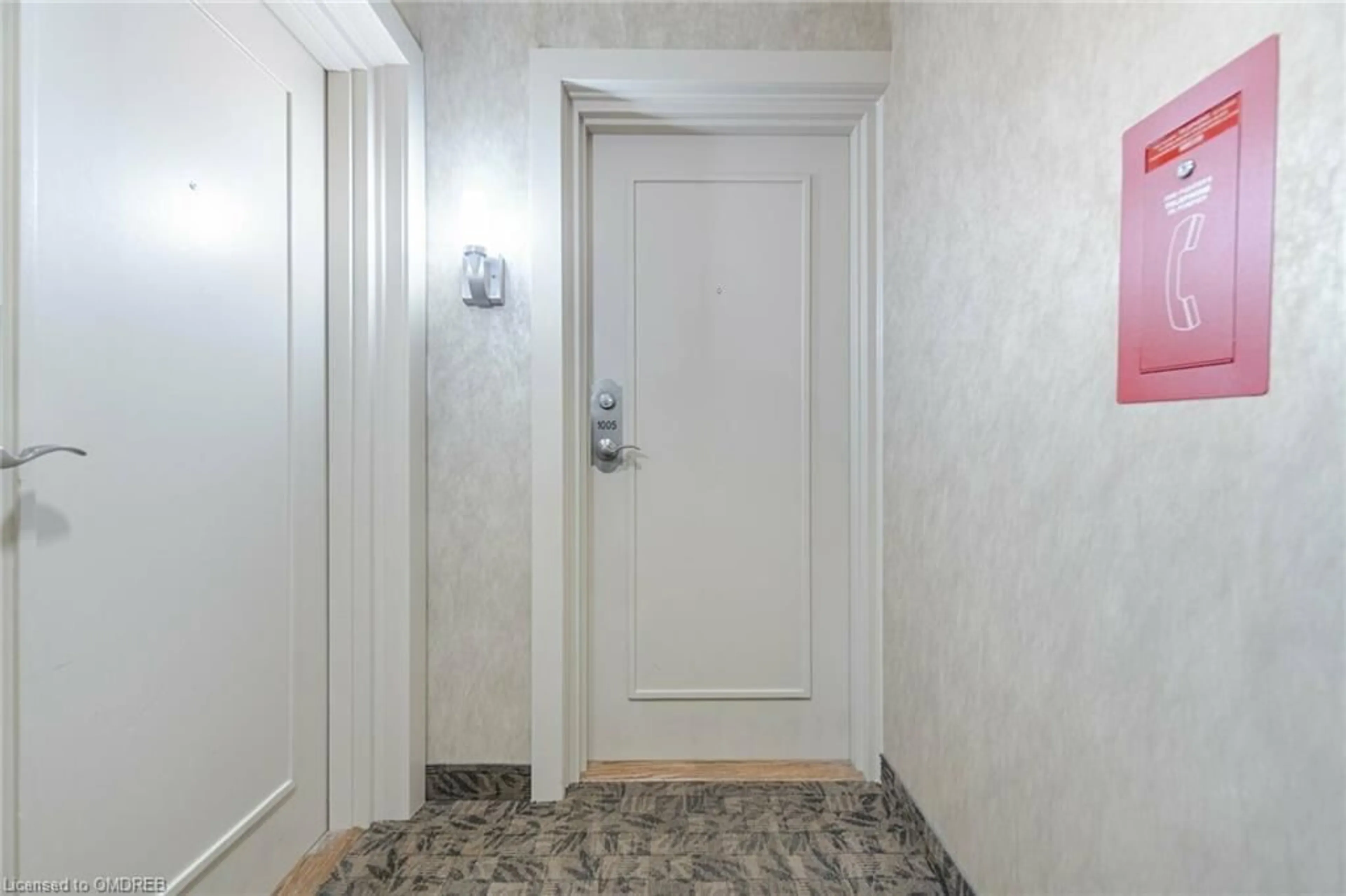 Indoor foyer, unknown floor for 360 Pearl St #1005, Burlington Ontario L7R 1E1