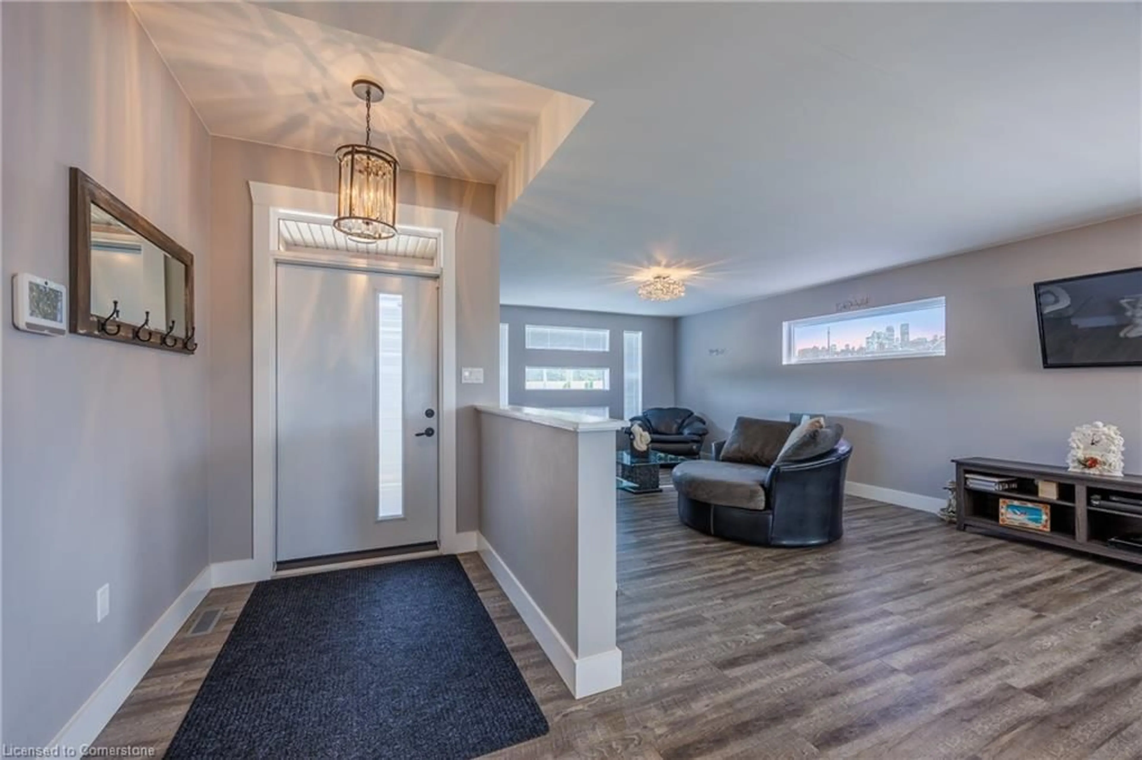 Indoor entryway, wood floors for 8383 Sandytown Road, Straffordville Ontario N0J 1Y0