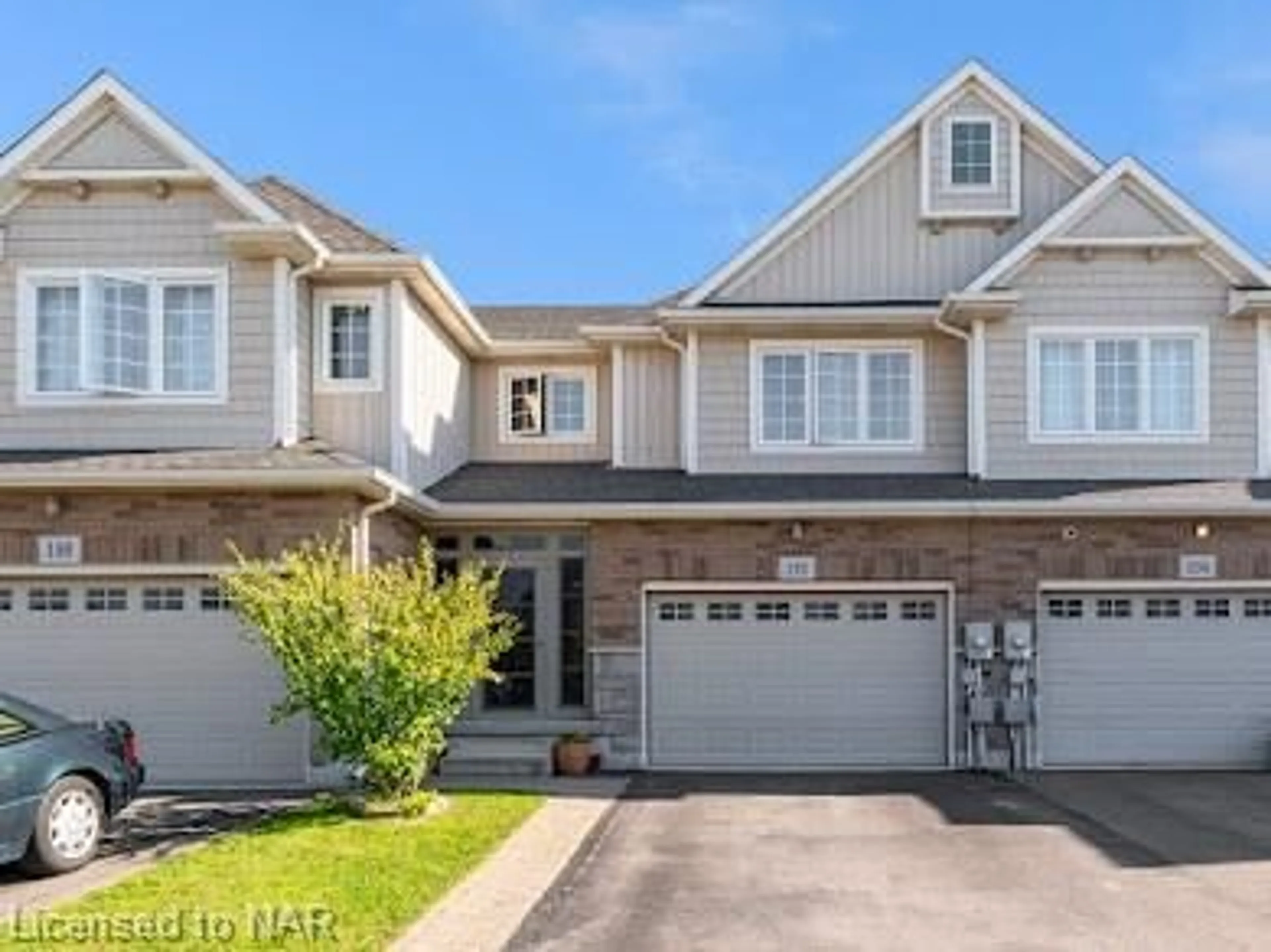 A pic from exterior of the house or condo, the street view for 192 Winterberry Blvd, Thorold Ontario L2V 0C2