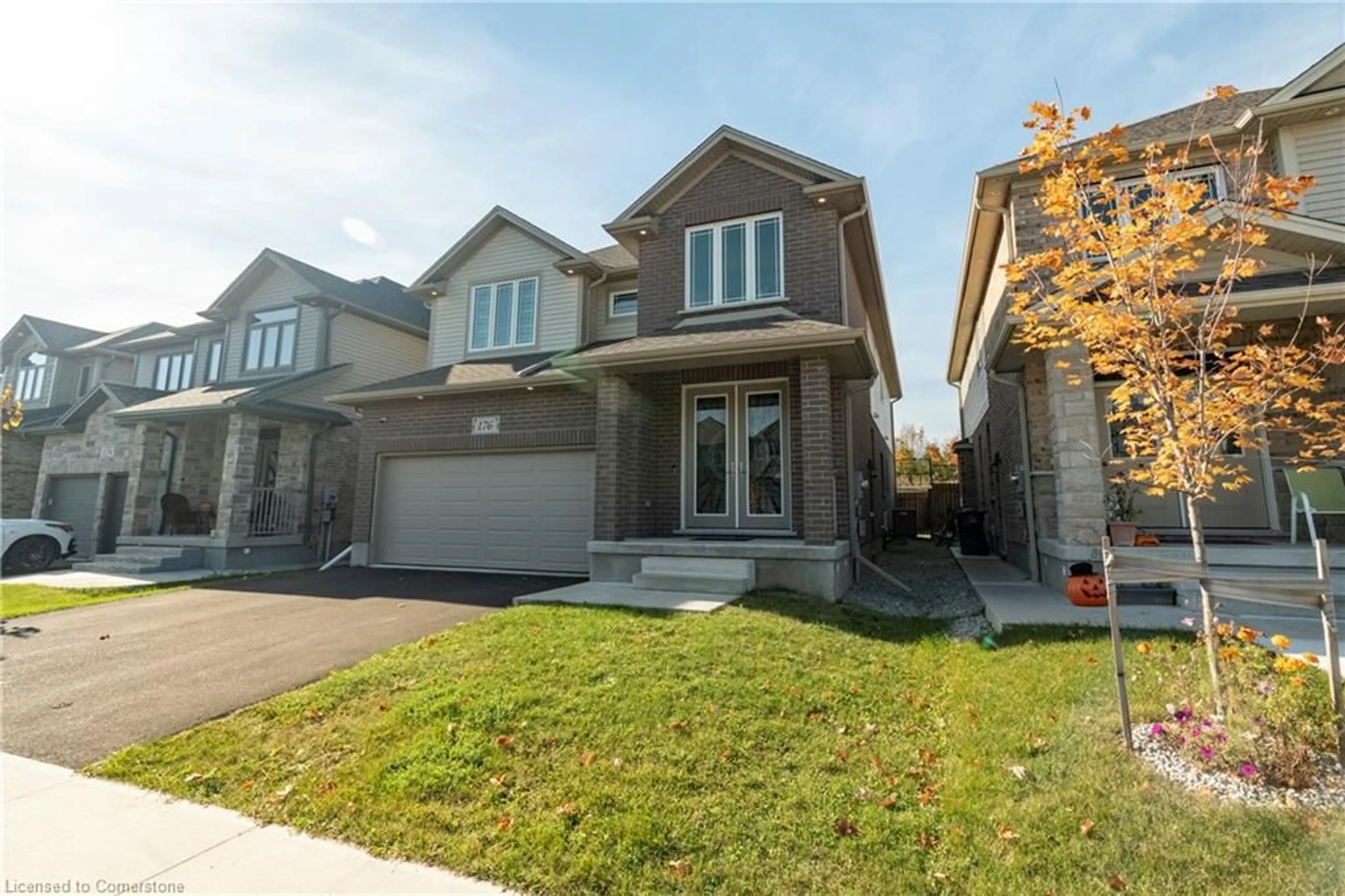 Frontside or backside of a home, the street view for 176 Dallan Drive Dr, Guelph Ontario N1L 1H1