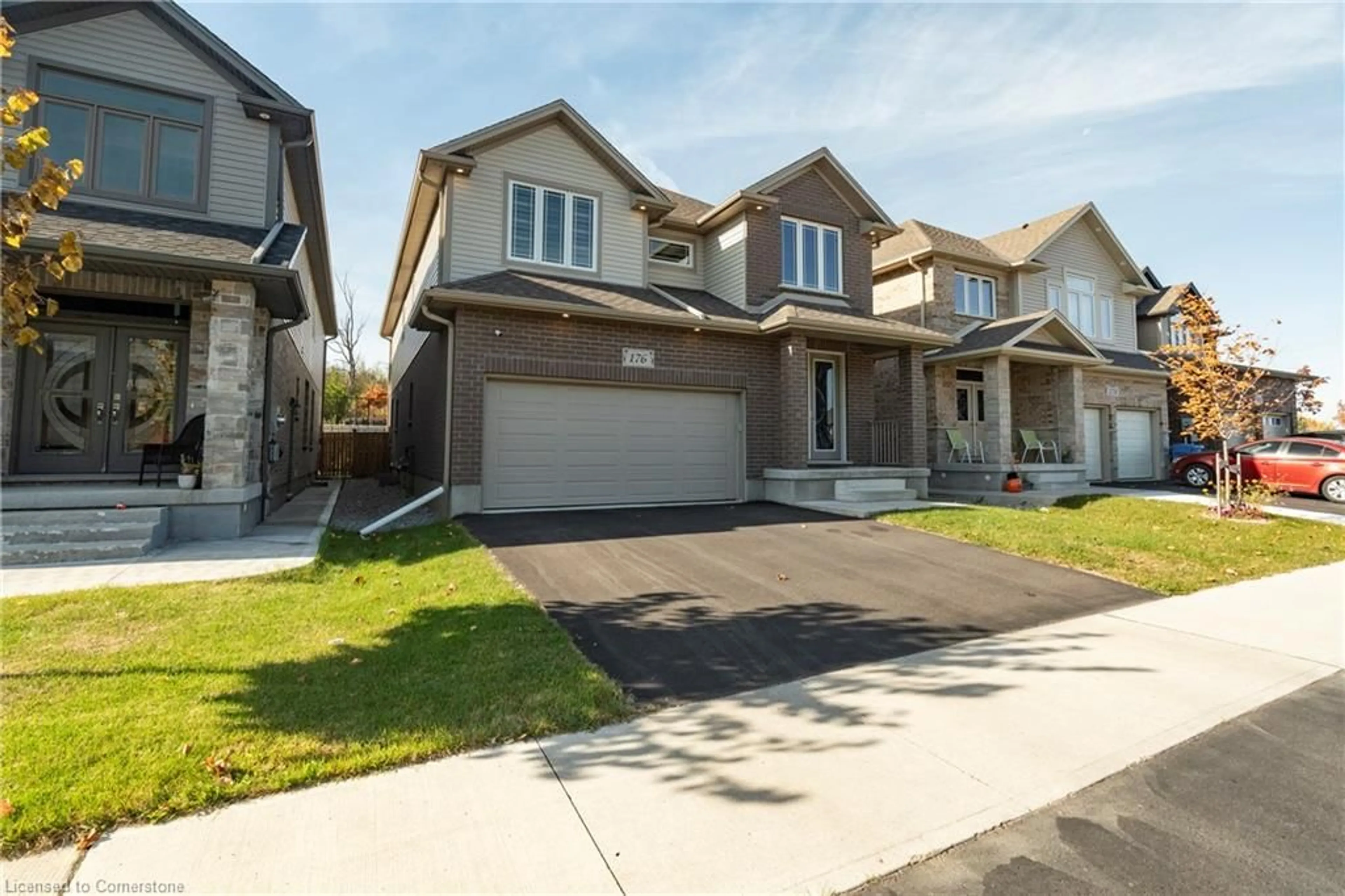 Frontside or backside of a home, the street view for 176 Dallan Drive Dr, Guelph Ontario N1L 1H1