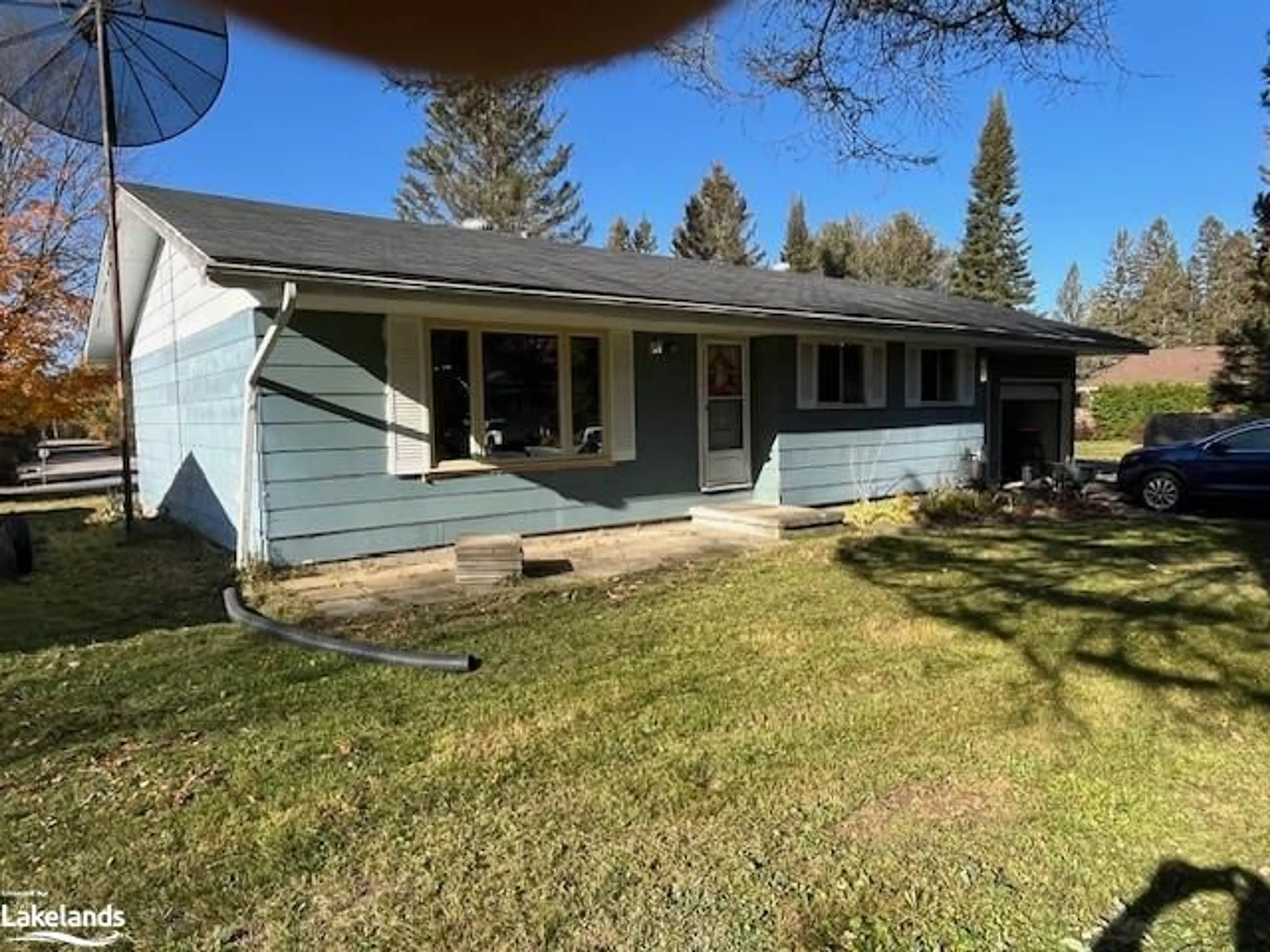 Frontside or backside of a home, cottage for 11 Kilpper Dr, South River Ontario P0A 1X0