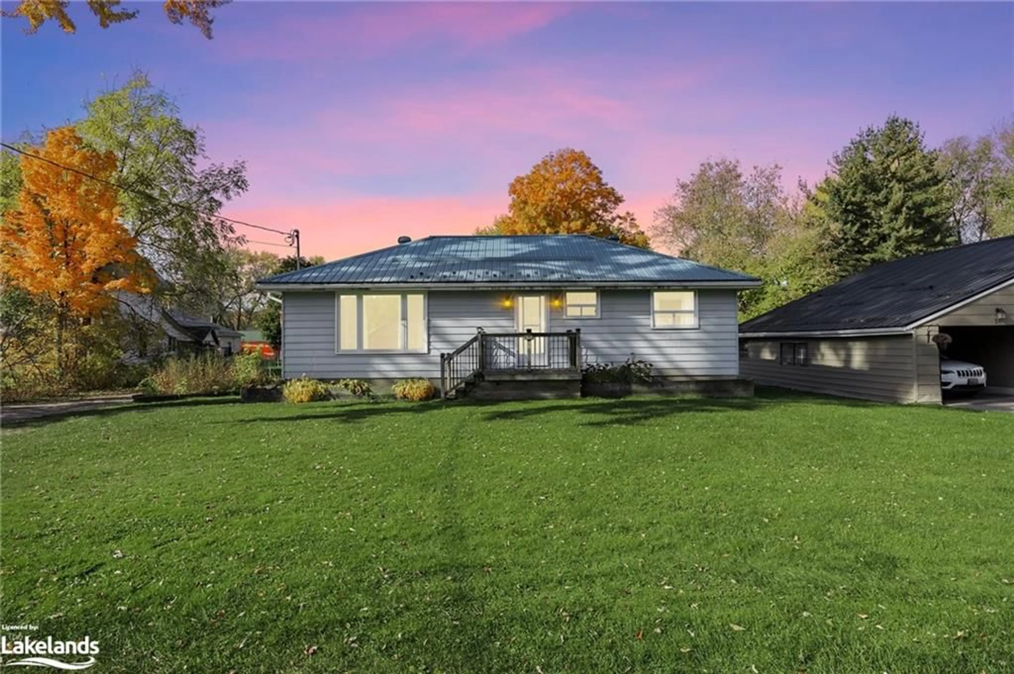 Frontside or backside of a home, cottage for 28 Eplett St, Coldwater Ontario L0K 1E0