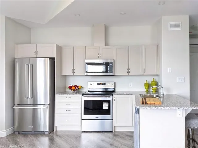 6 Lowry Place, Amherstview 2