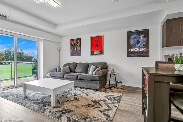 Additional property image - 16 Markle Cres Unit 303