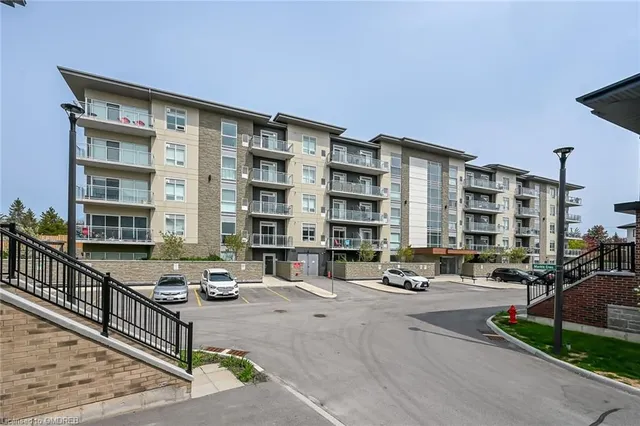 Additional property image - 16 Markle Cres Unit 303