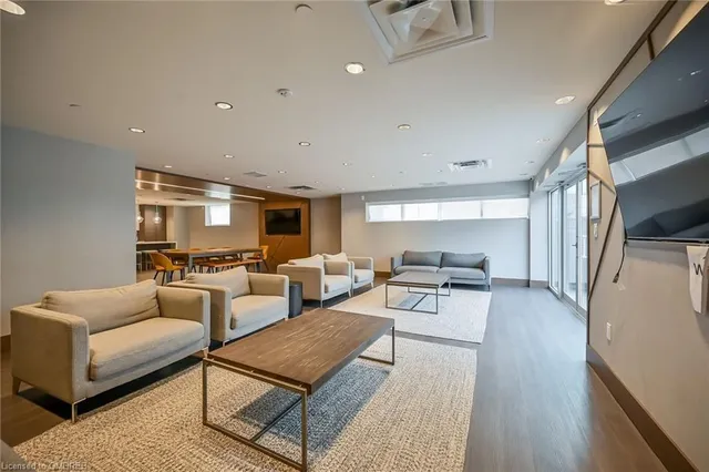 Additional property image - 16 Markle Cres Unit 303
