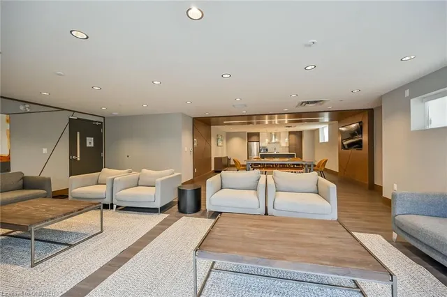 Additional property image - 16 Markle Cres Unit 303