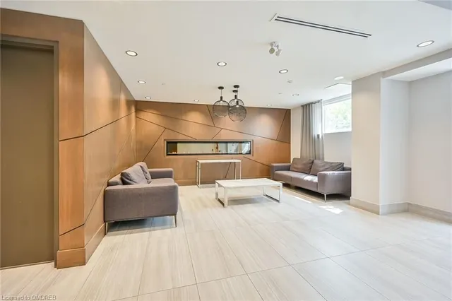 Additional property image - 16 Markle Cres Unit 303
