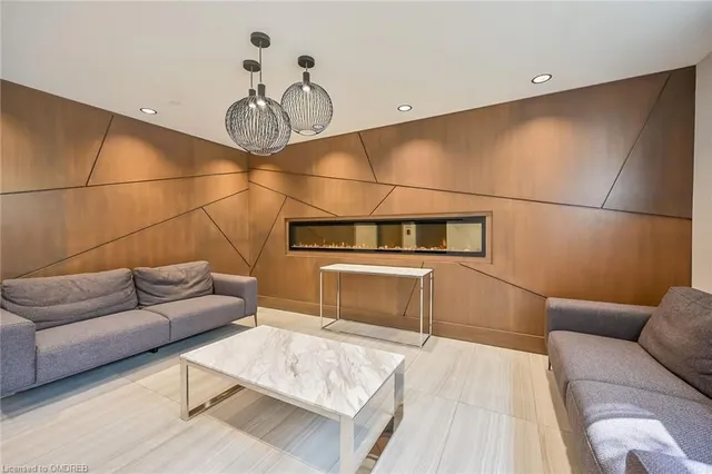 Additional property image - 16 Markle Cres Unit 303