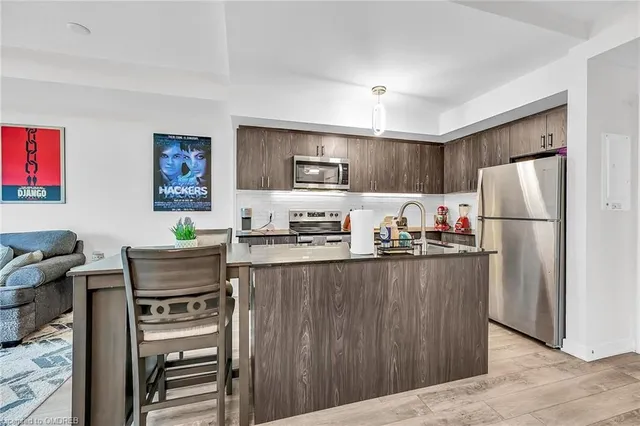 Additional property image - 16 Markle Cres Unit 303