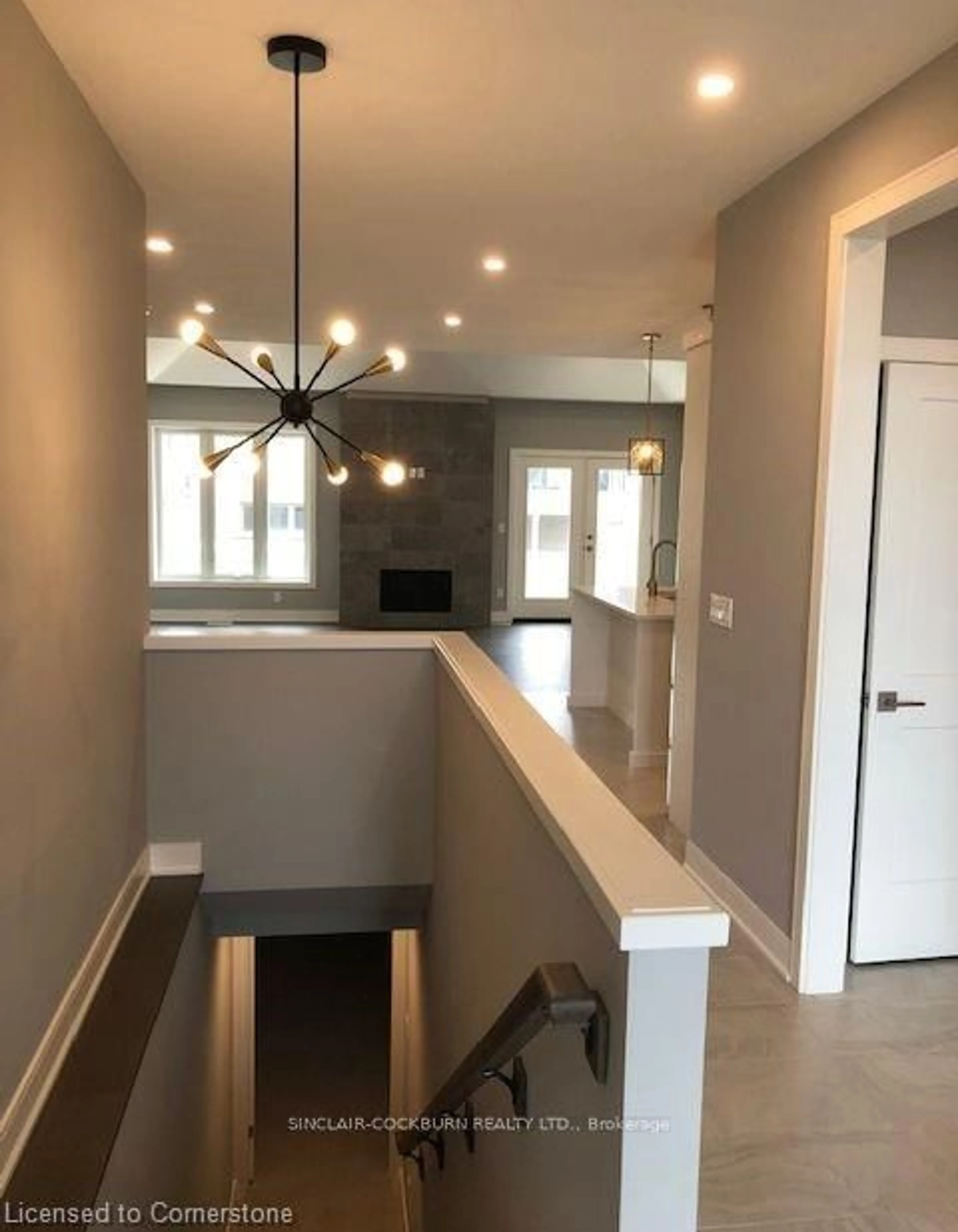 Indoor entryway, wood floors for 614 Old Course Trail, Welland Ontario L3B 0L8