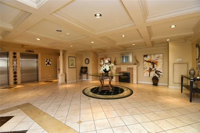 Additional property image - 3000 Creekside Dr Unit 604