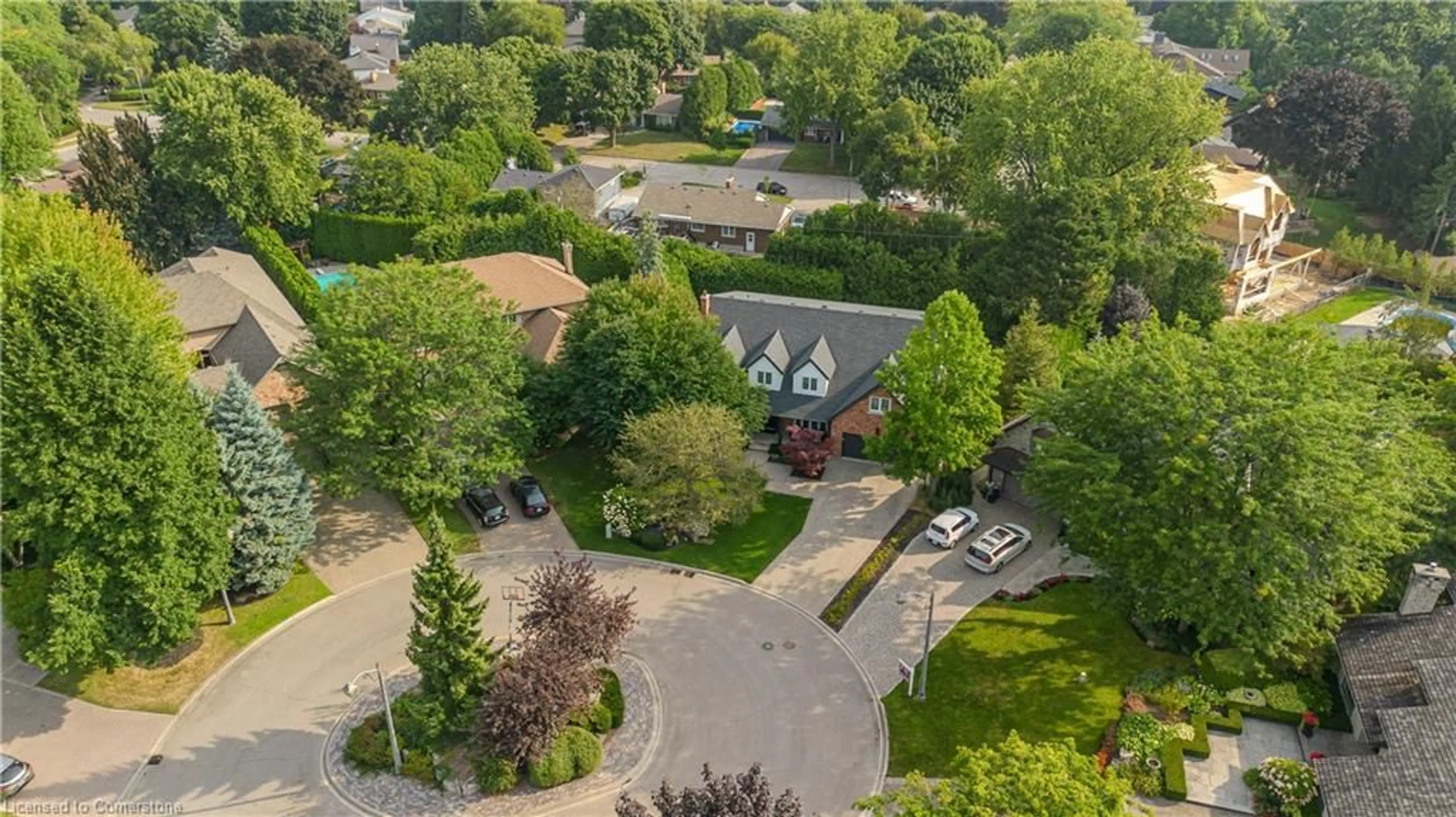 A pic from exterior of the house or condo, the street view for 4016 Lantern Lane, Burlington Ontario L7L 5Z2