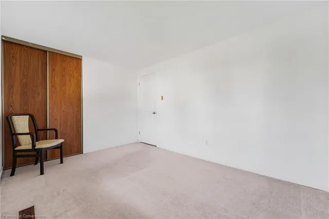 Additional property image - 8 Muscot Dr