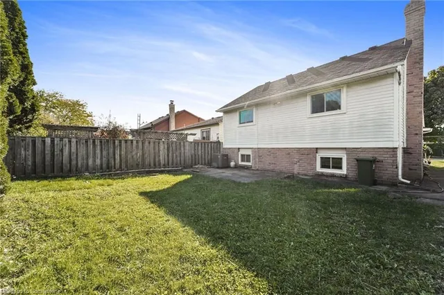 Additional property image - 8 Muscot Dr